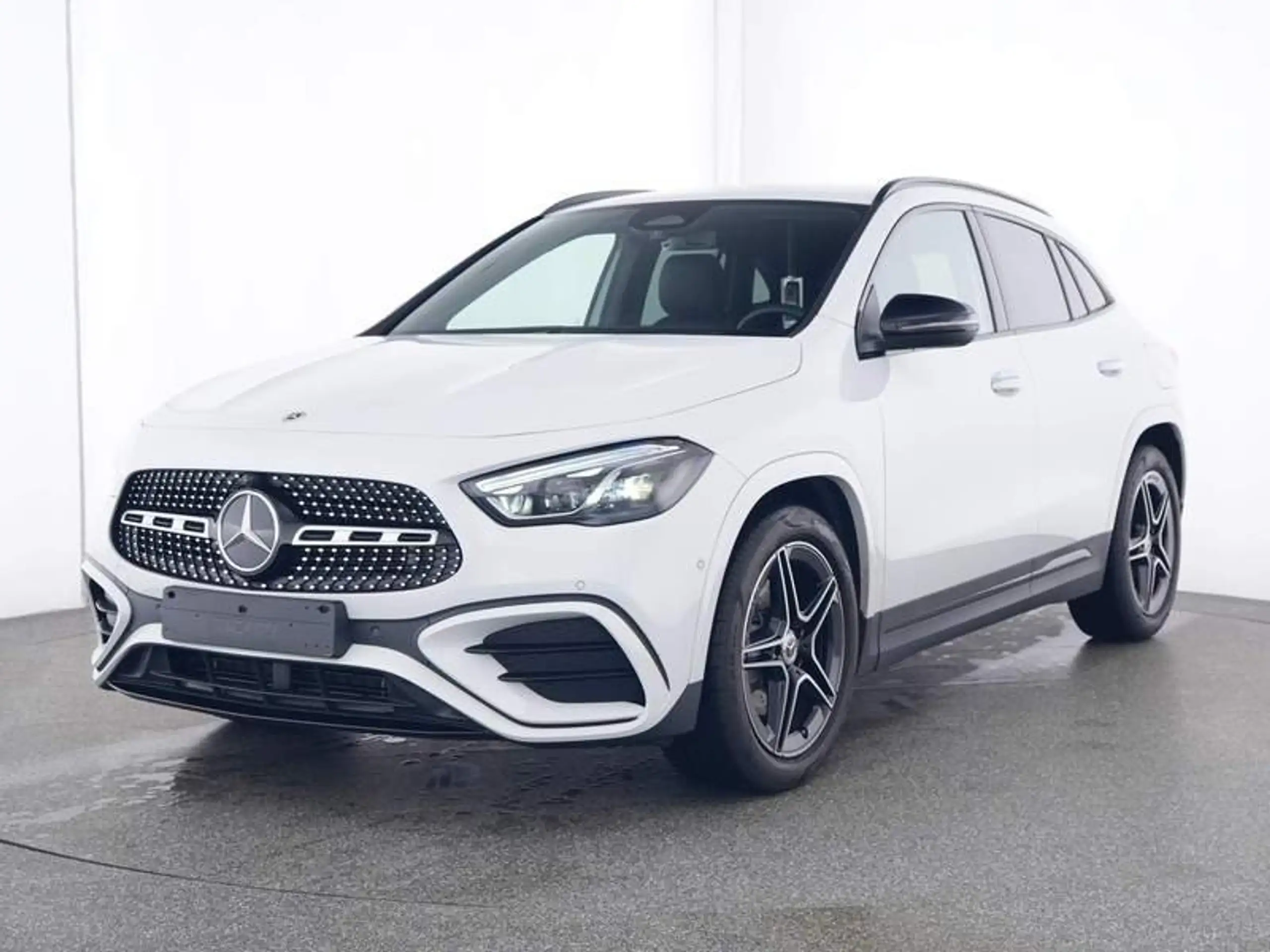 Mercedes-Benz GLA 180 2023