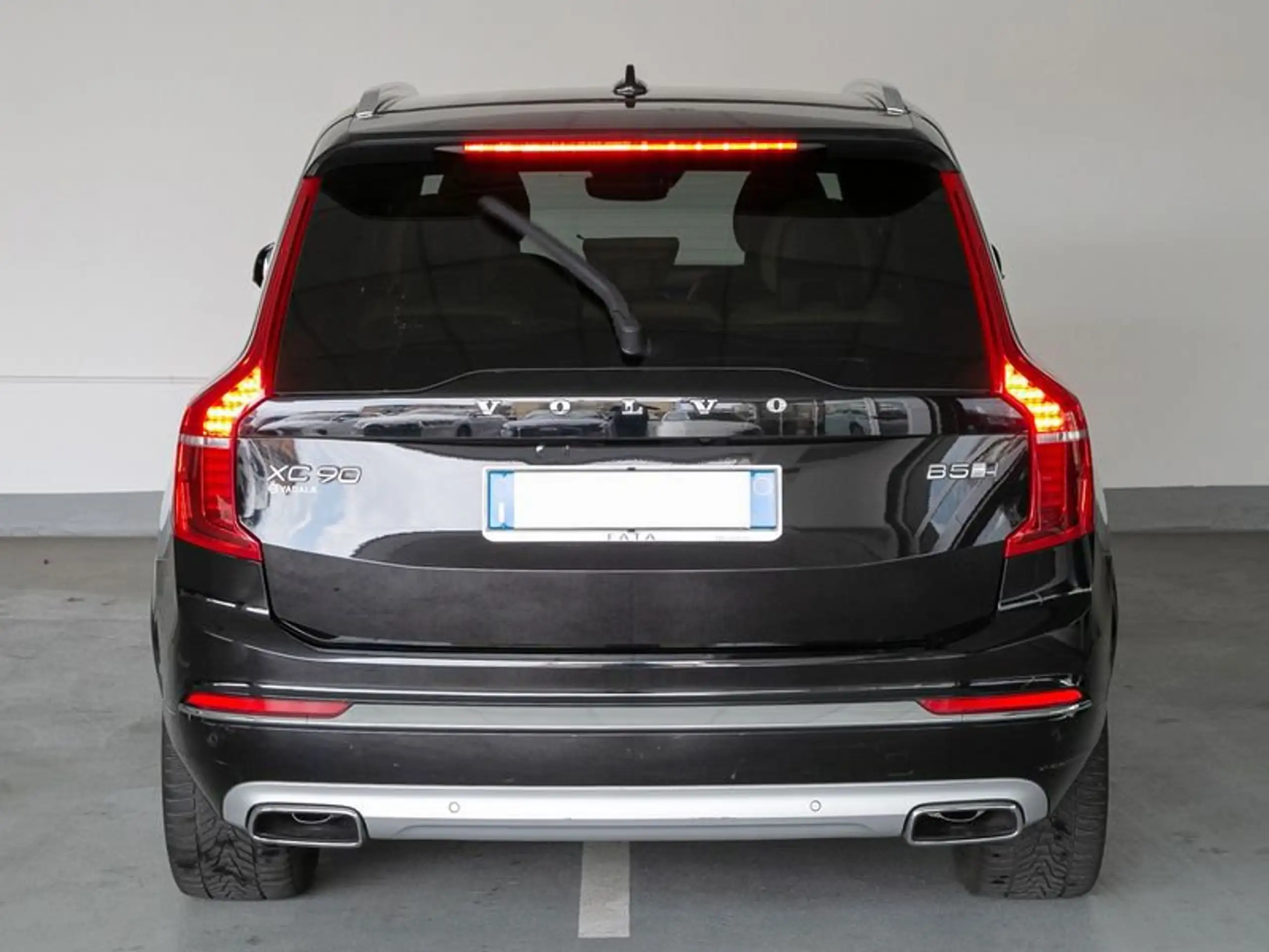 Volvo - XC90