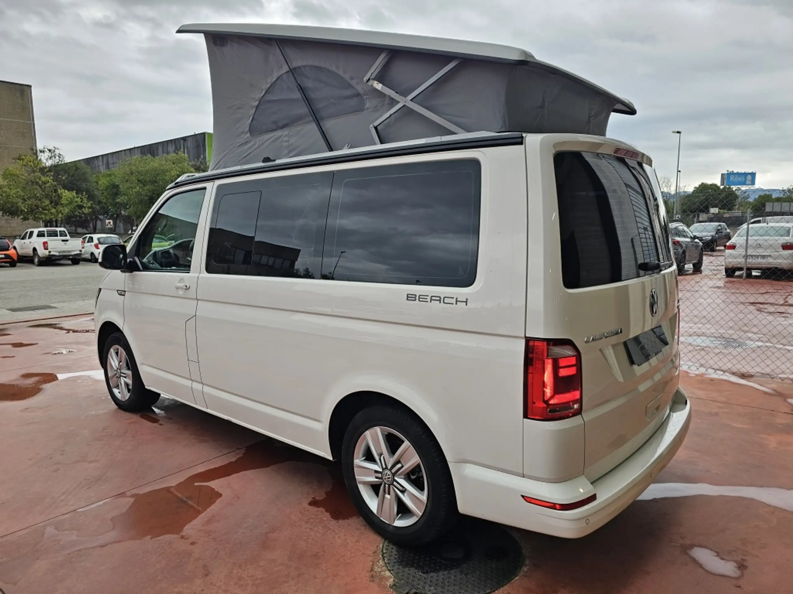 Volkswagen - T5 California