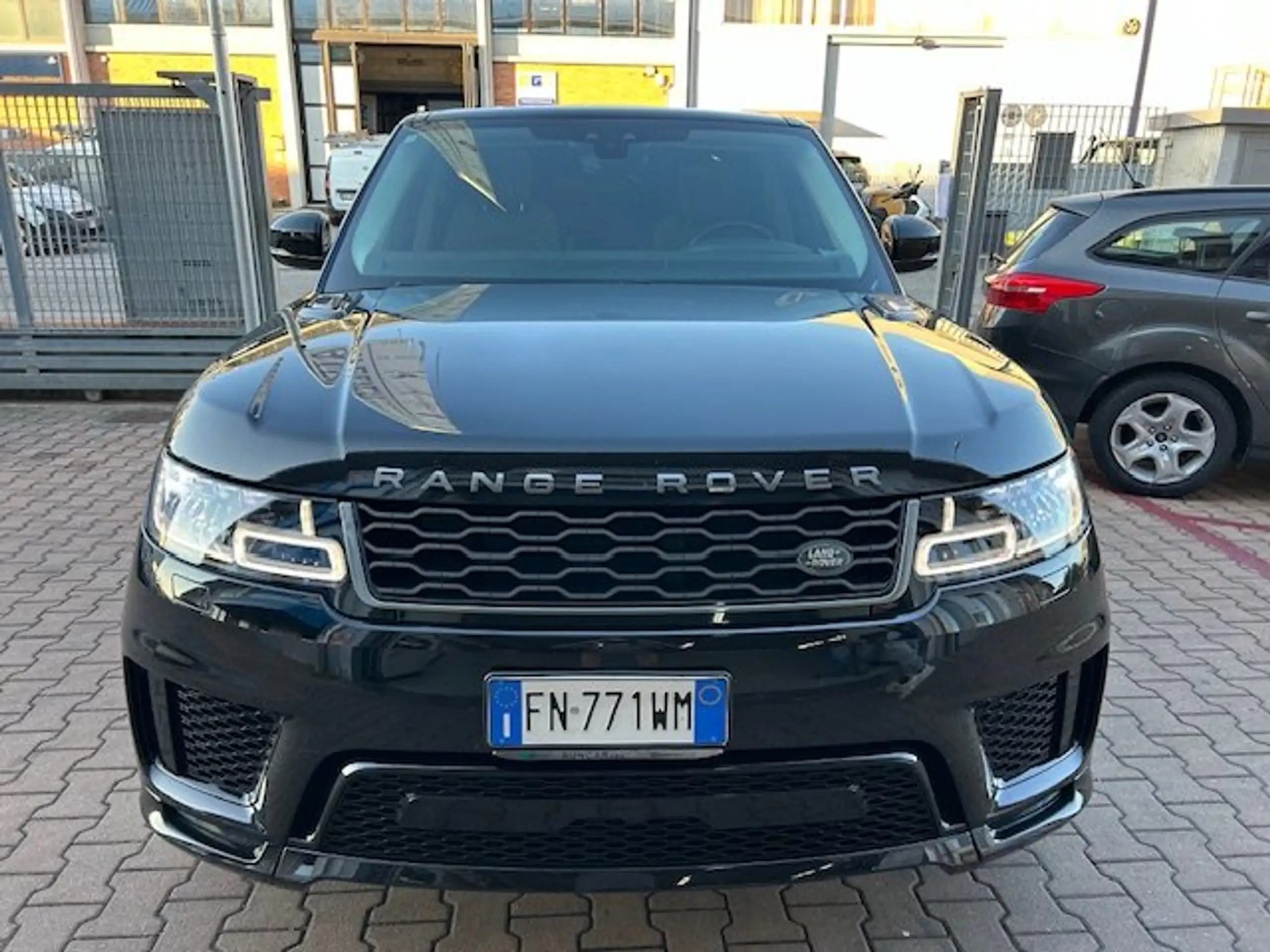 Land Rover - Range Rover Sport