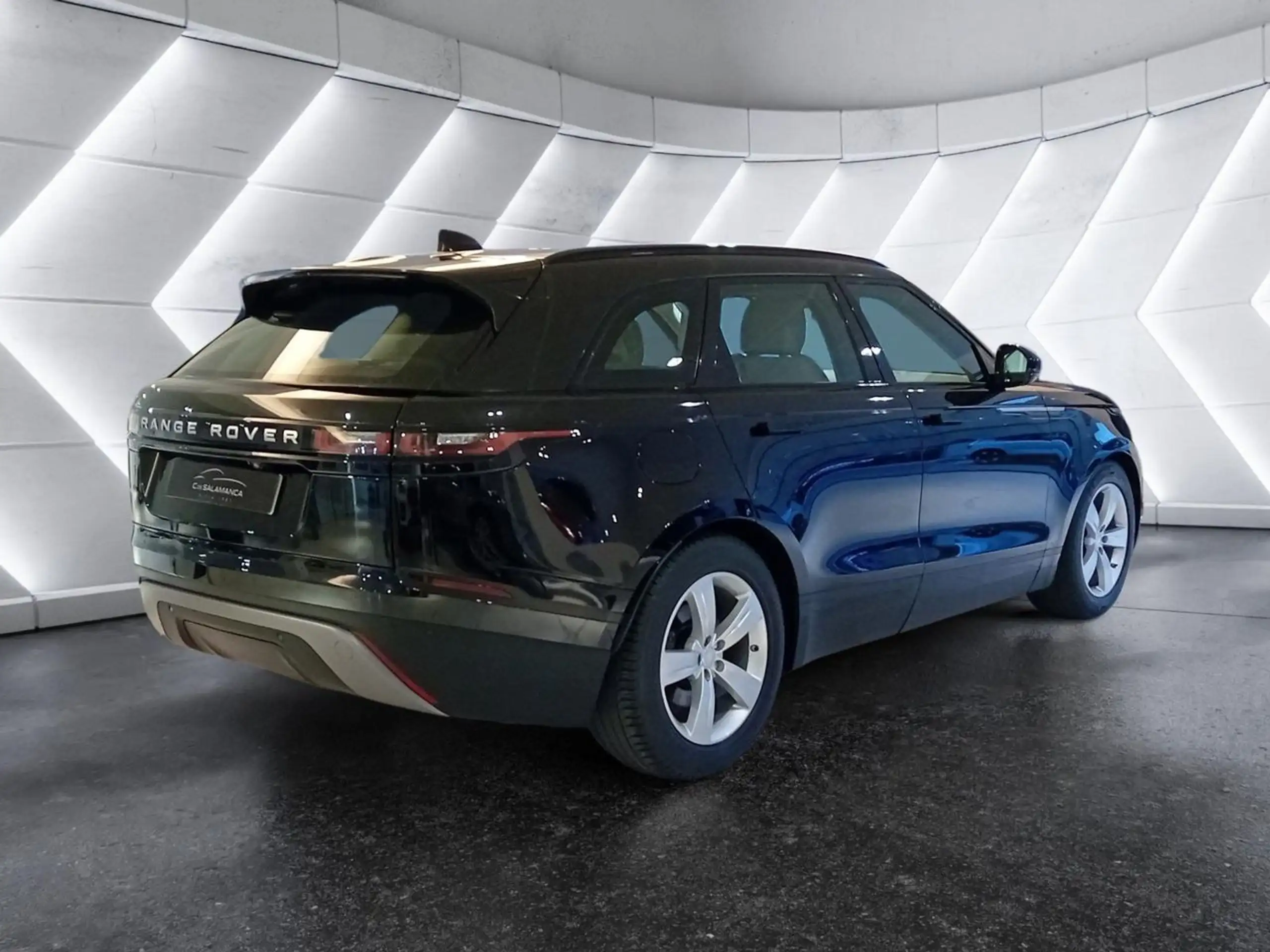 Land Rover - Range Rover Velar