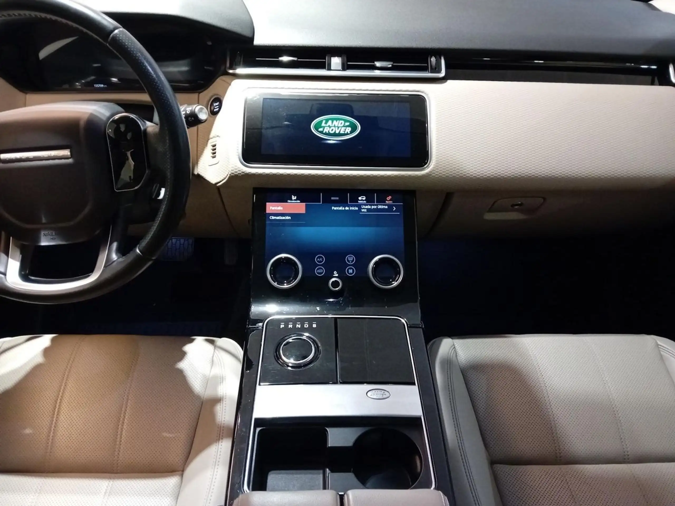 Land Rover - Range Rover Velar