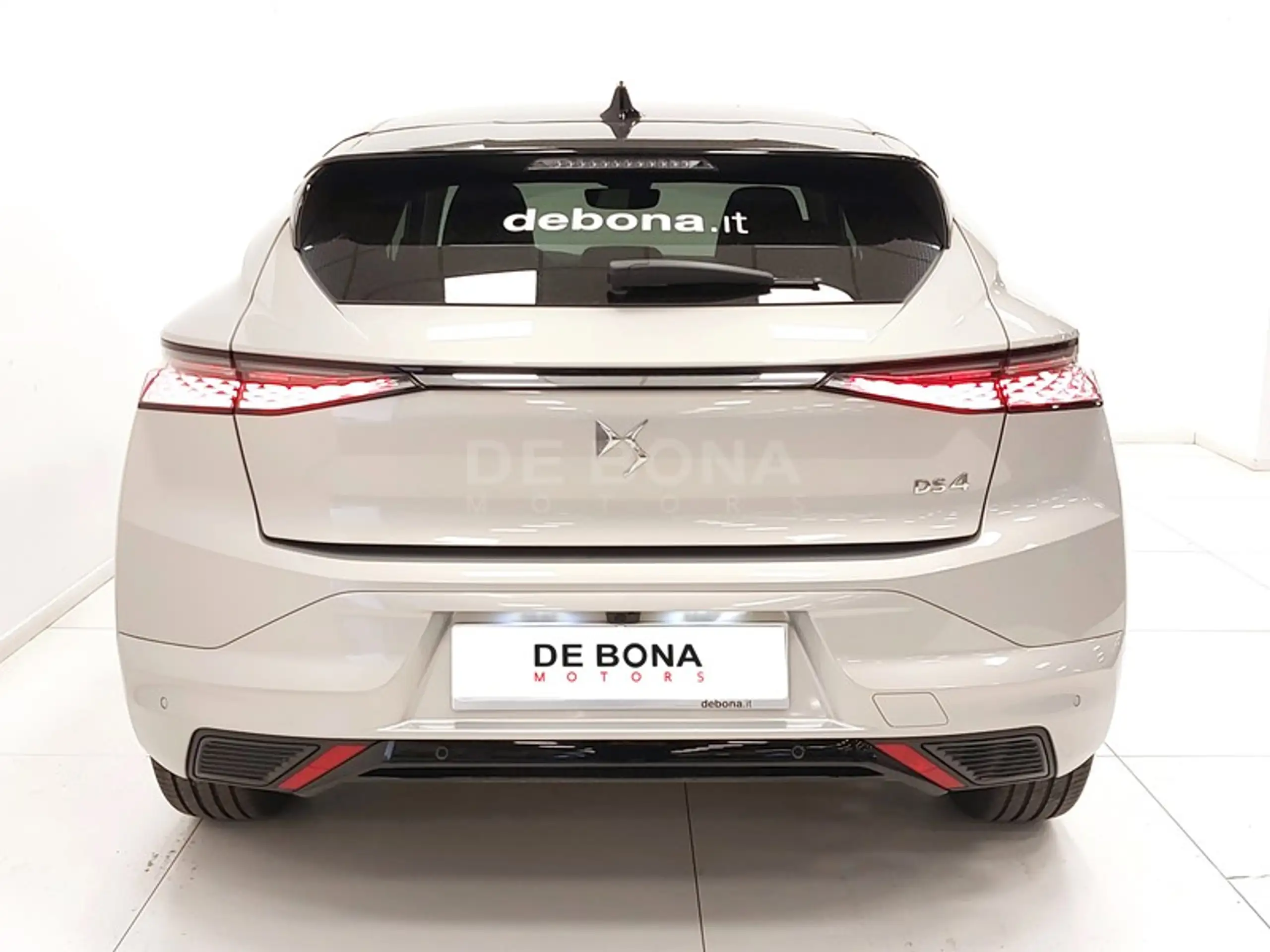 DS Automobiles - DS 4