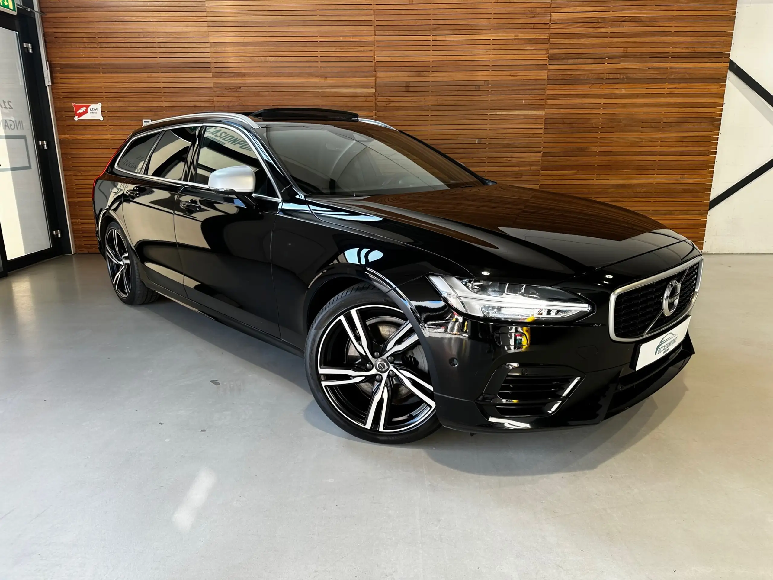 Volvo - V90