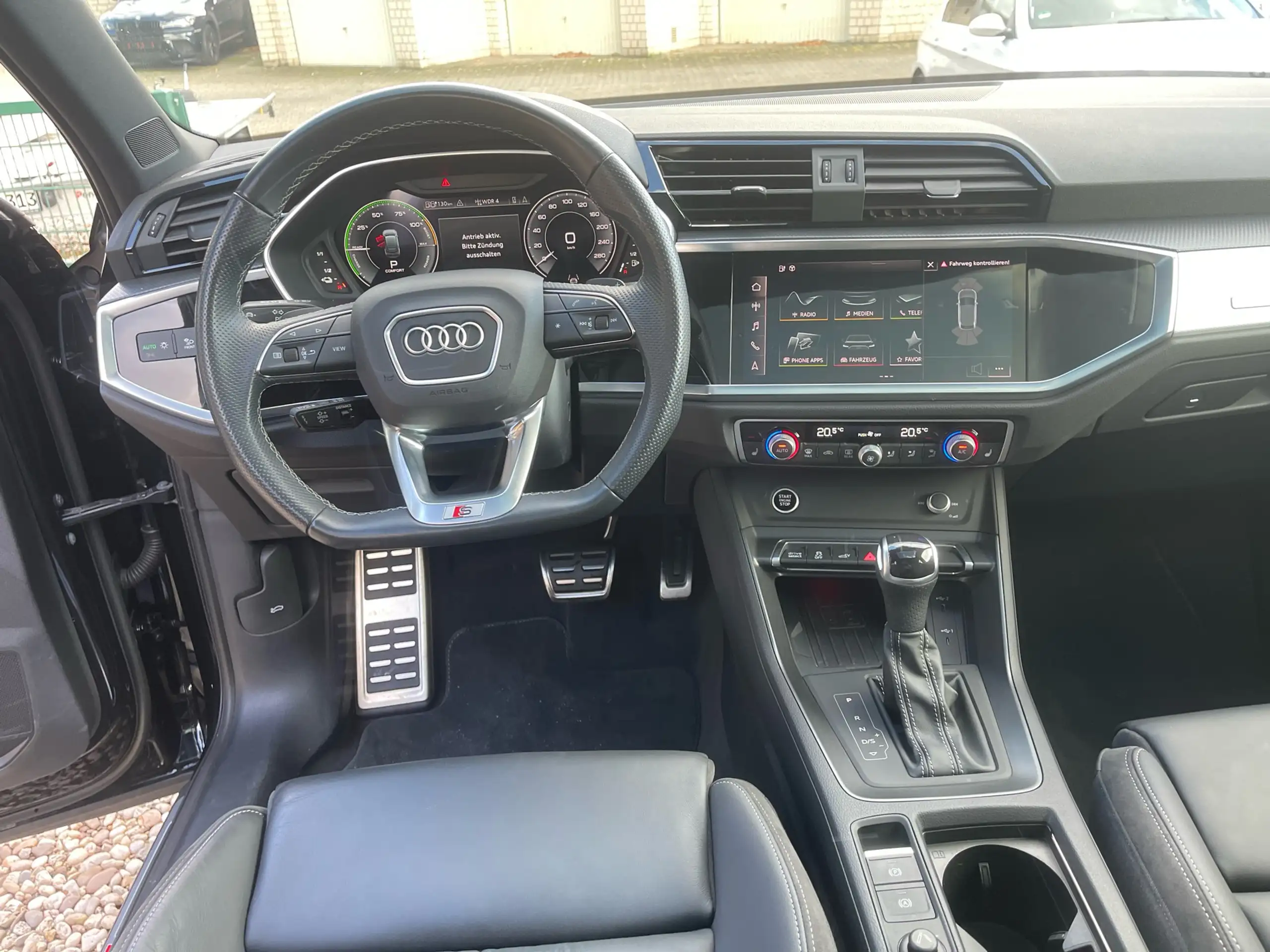 Audi - Q3