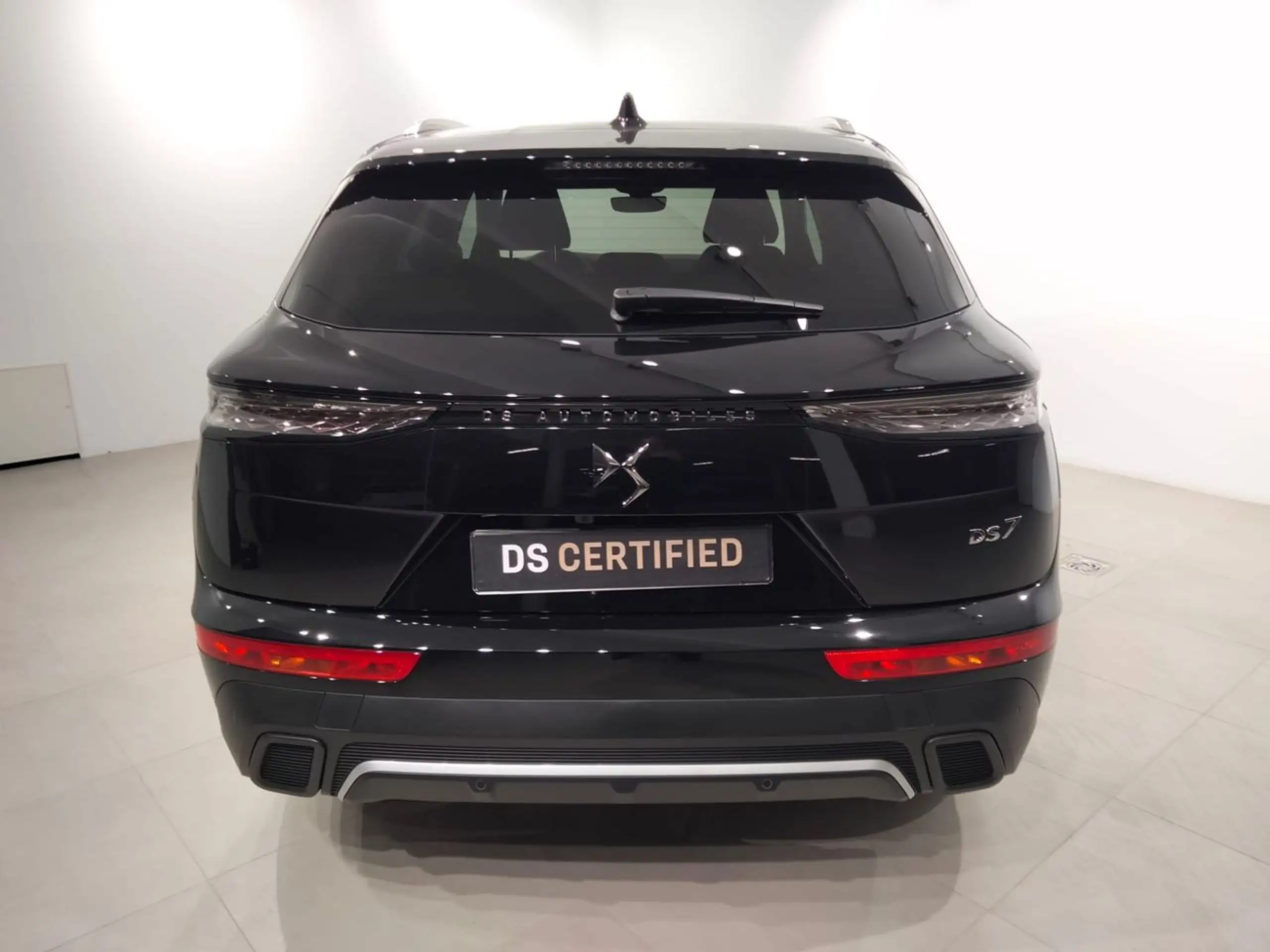 DS Automobiles - DS 7 Crossback