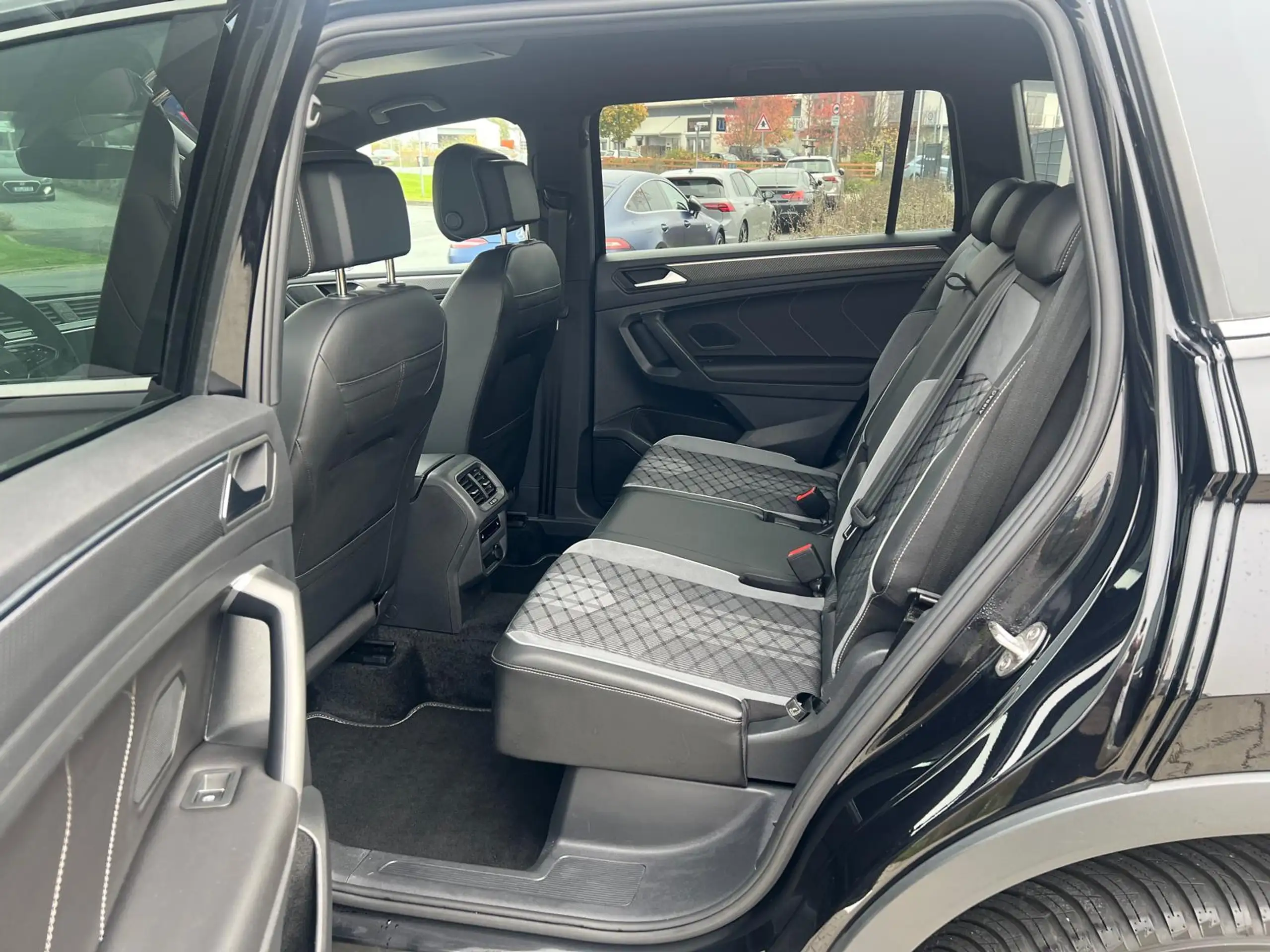 Volkswagen - Tiguan Allspace