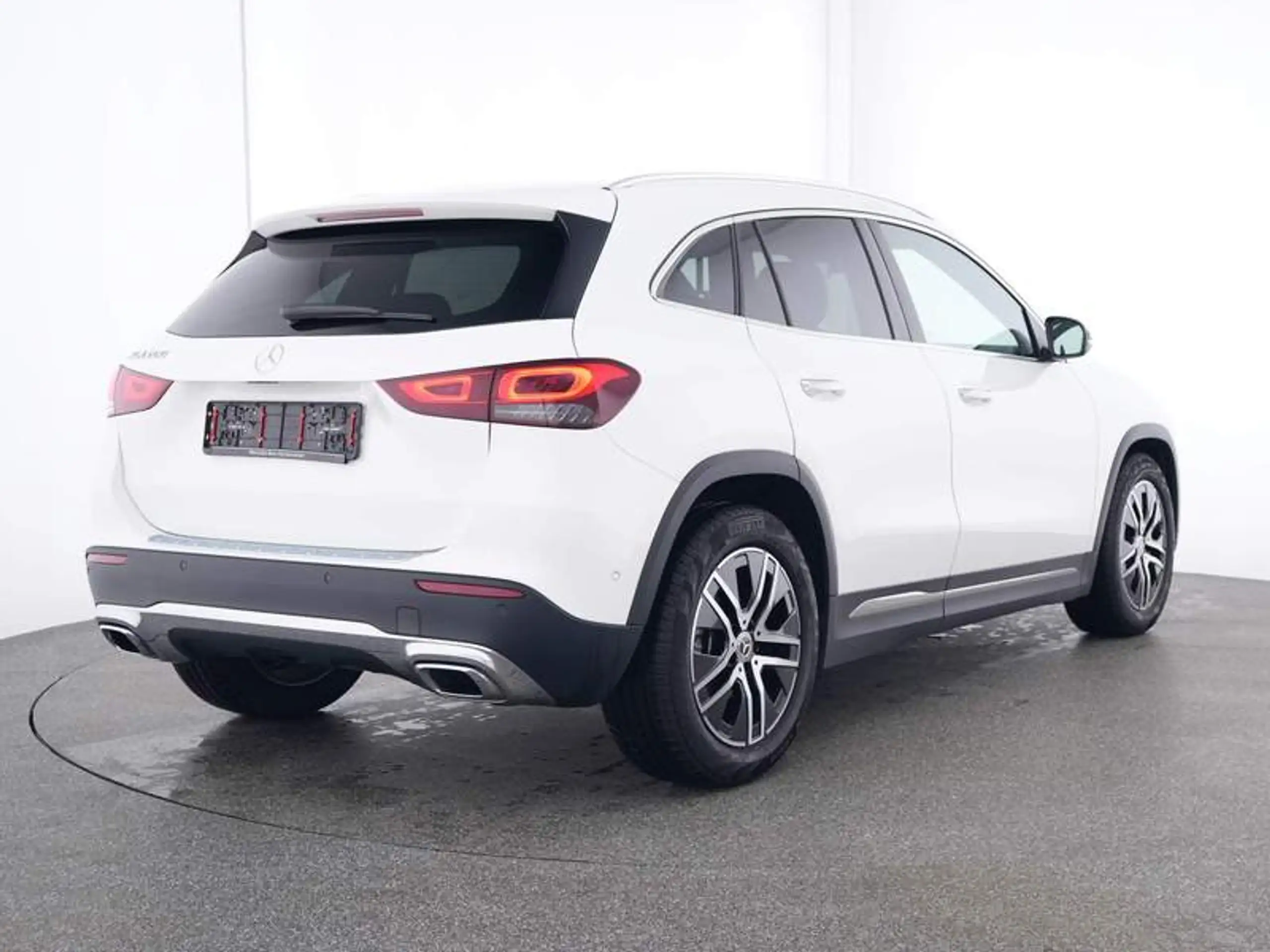 Mercedes-Benz - GLA 200