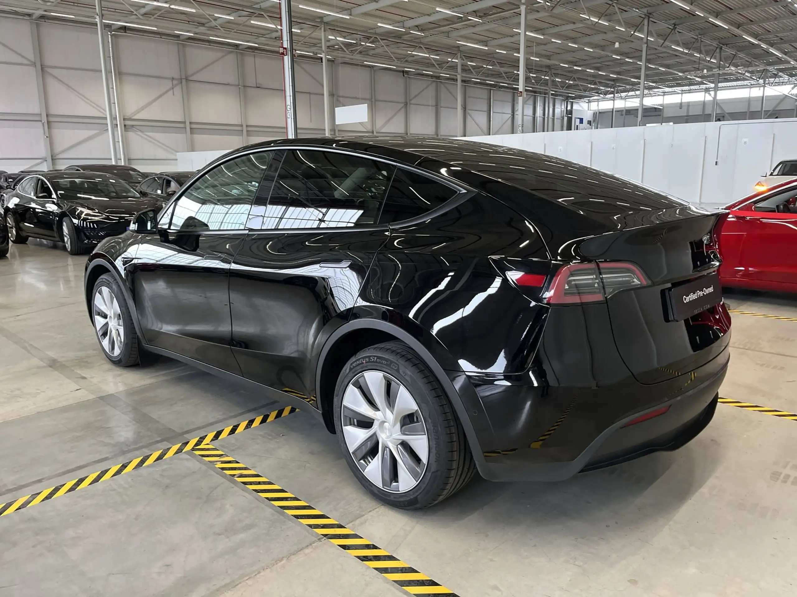 Tesla - Model Y