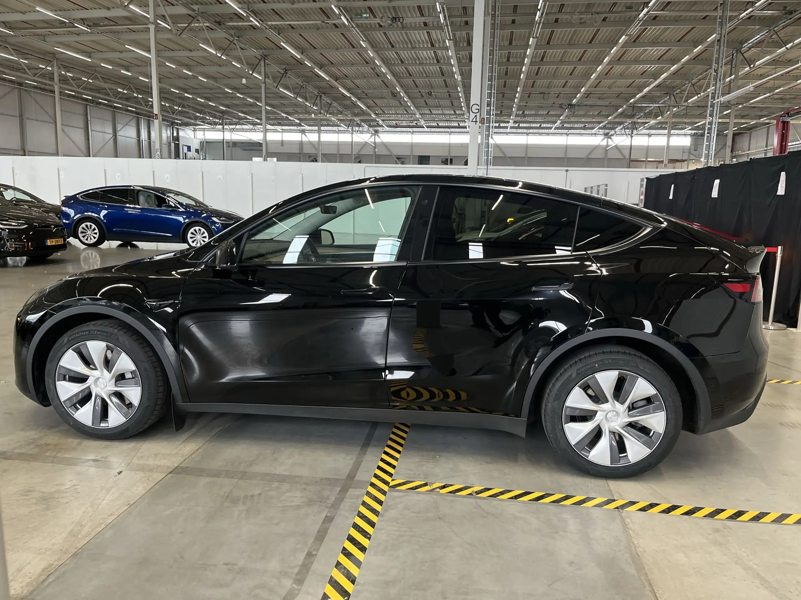 Tesla - Model Y