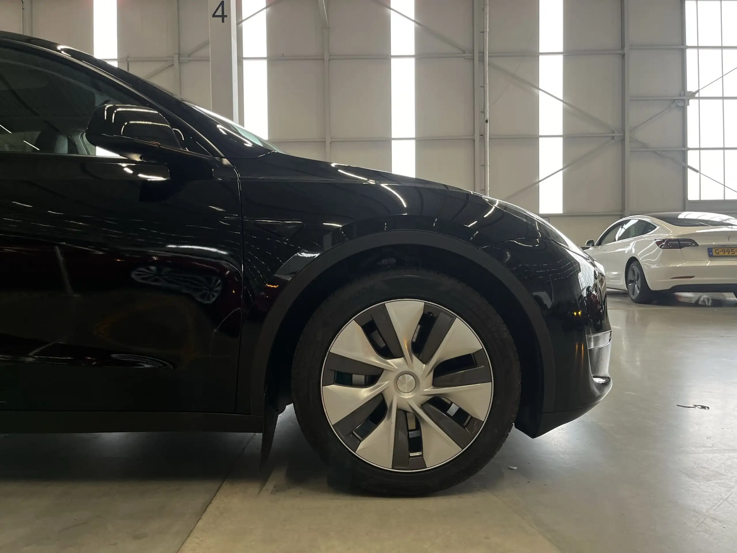 Tesla - Model Y