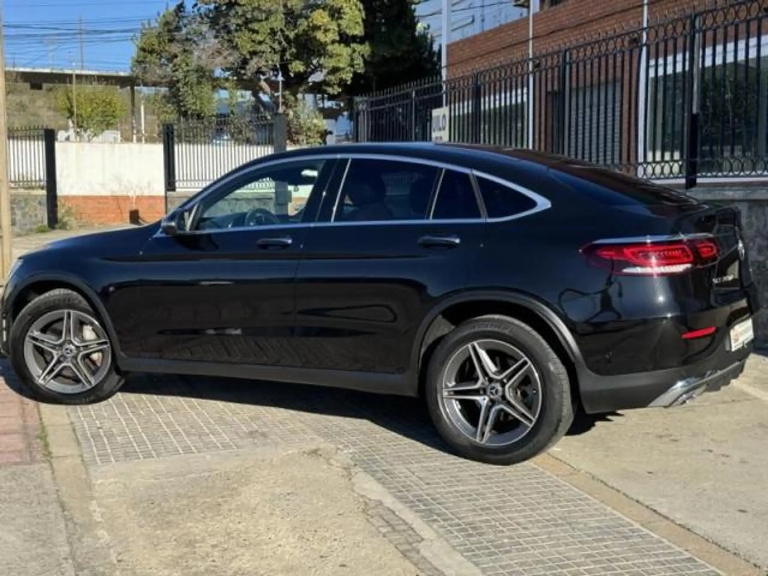 Mercedes-Benz - GLC 220