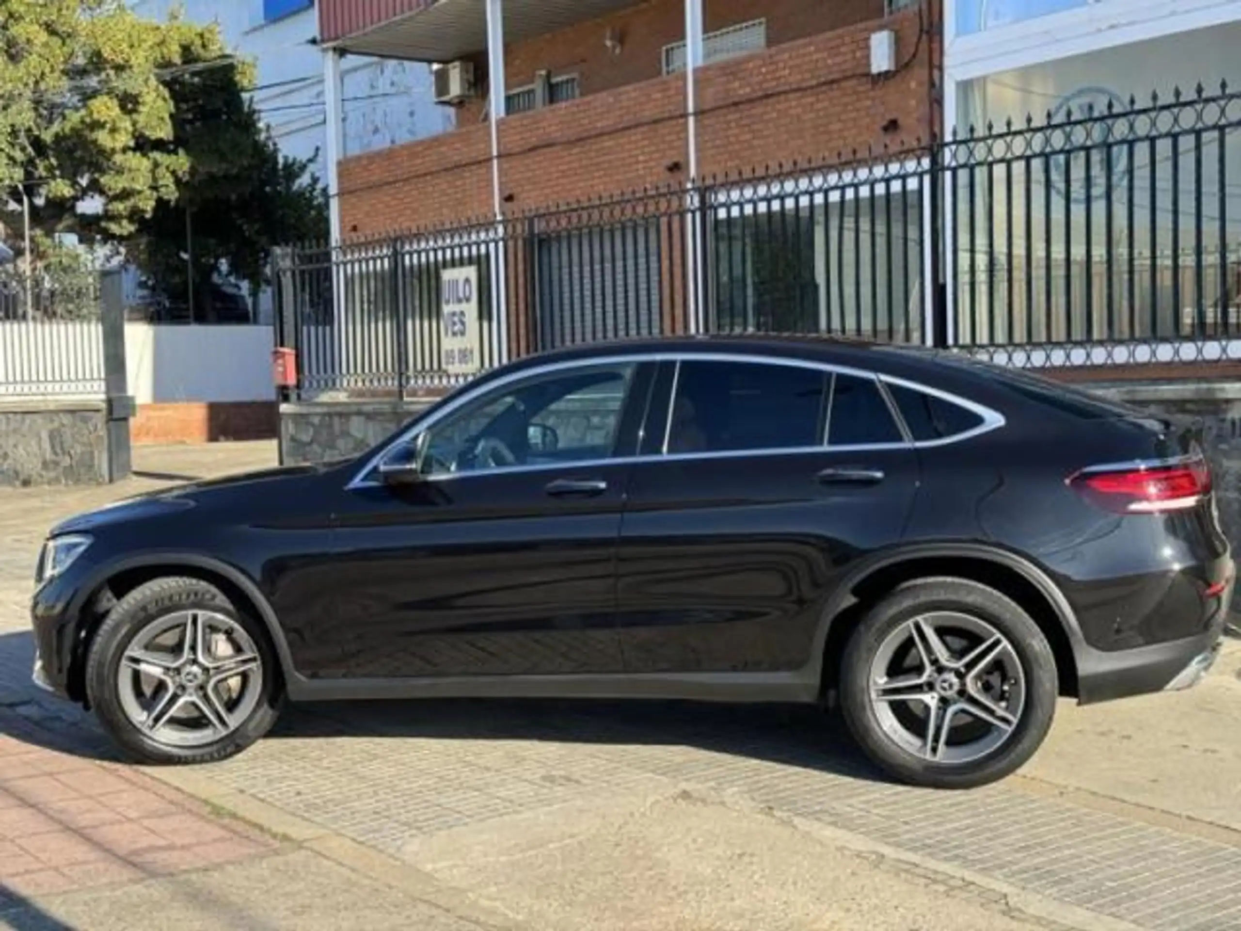 Mercedes-Benz - GLC 220