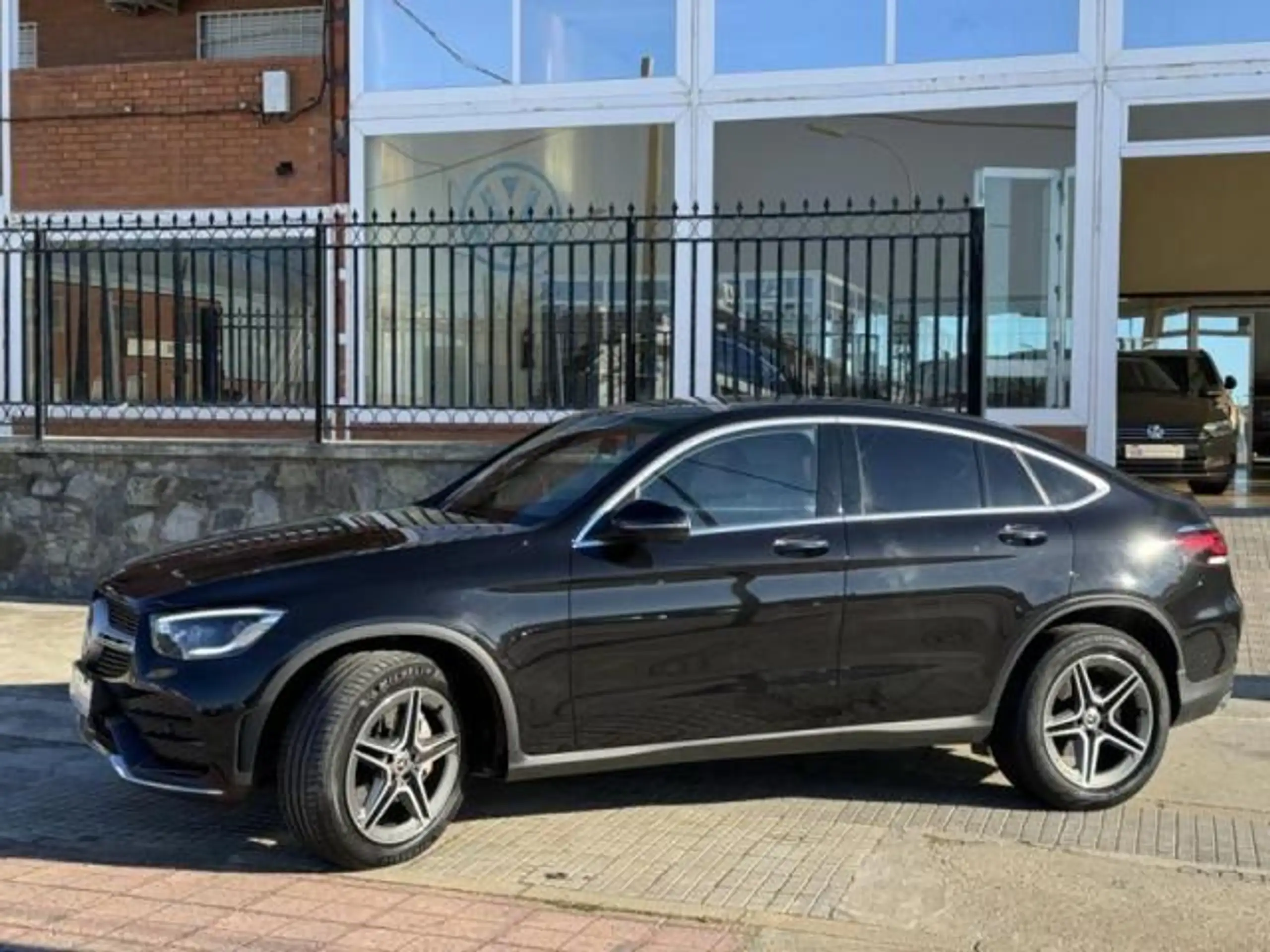 Mercedes-Benz - GLC 220