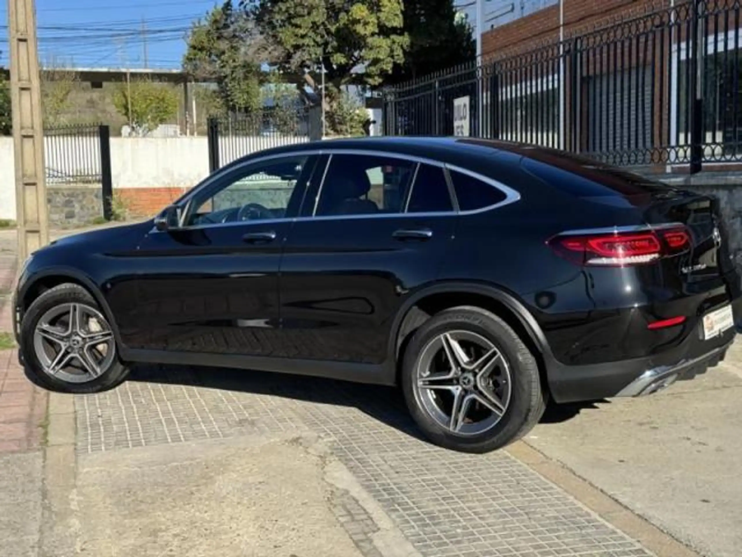 Mercedes-Benz - GLC 220