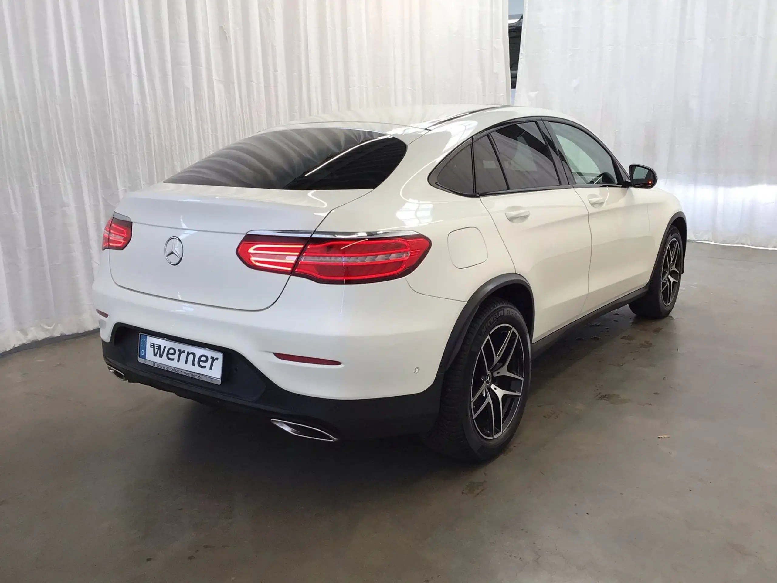 Mercedes-Benz - GLC 300