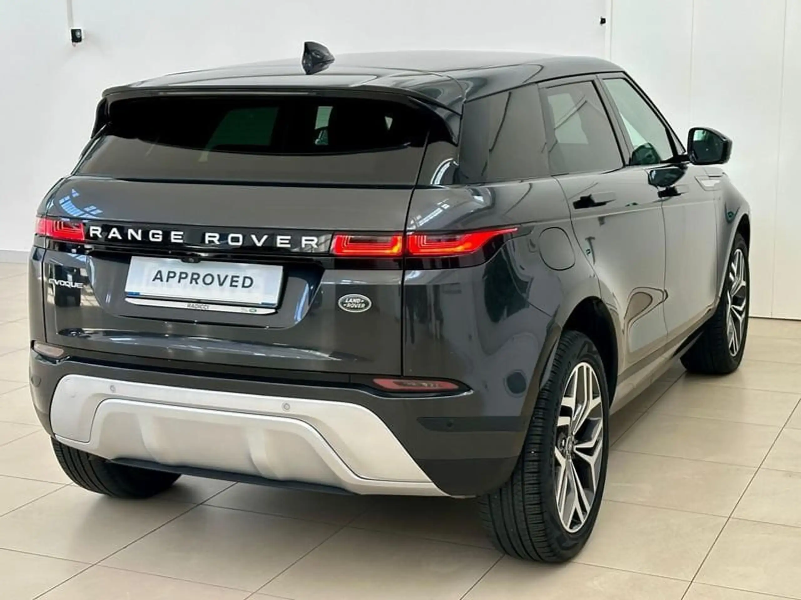 Land Rover - Range Rover Evoque