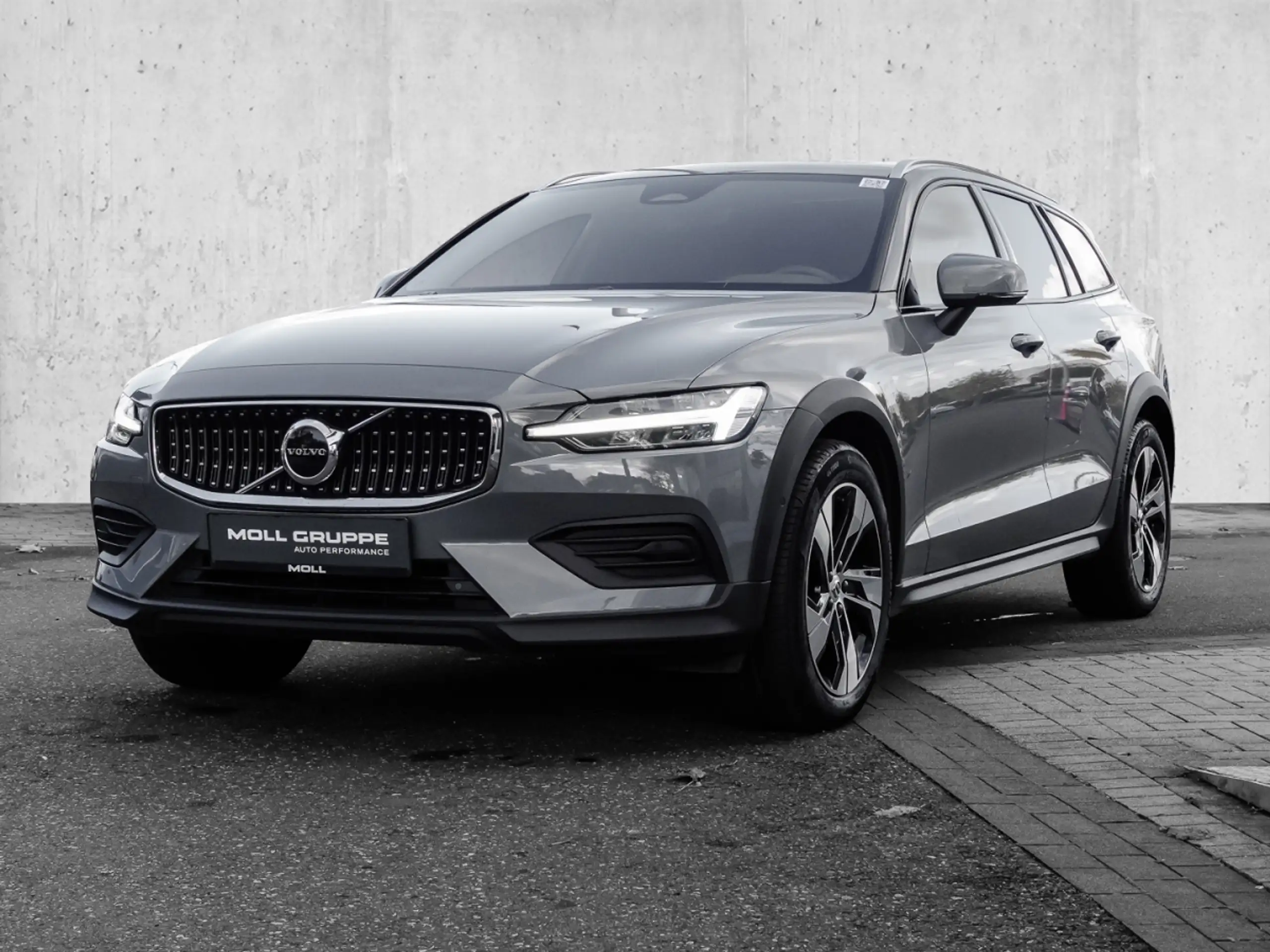 Volvo - V60 Cross Country