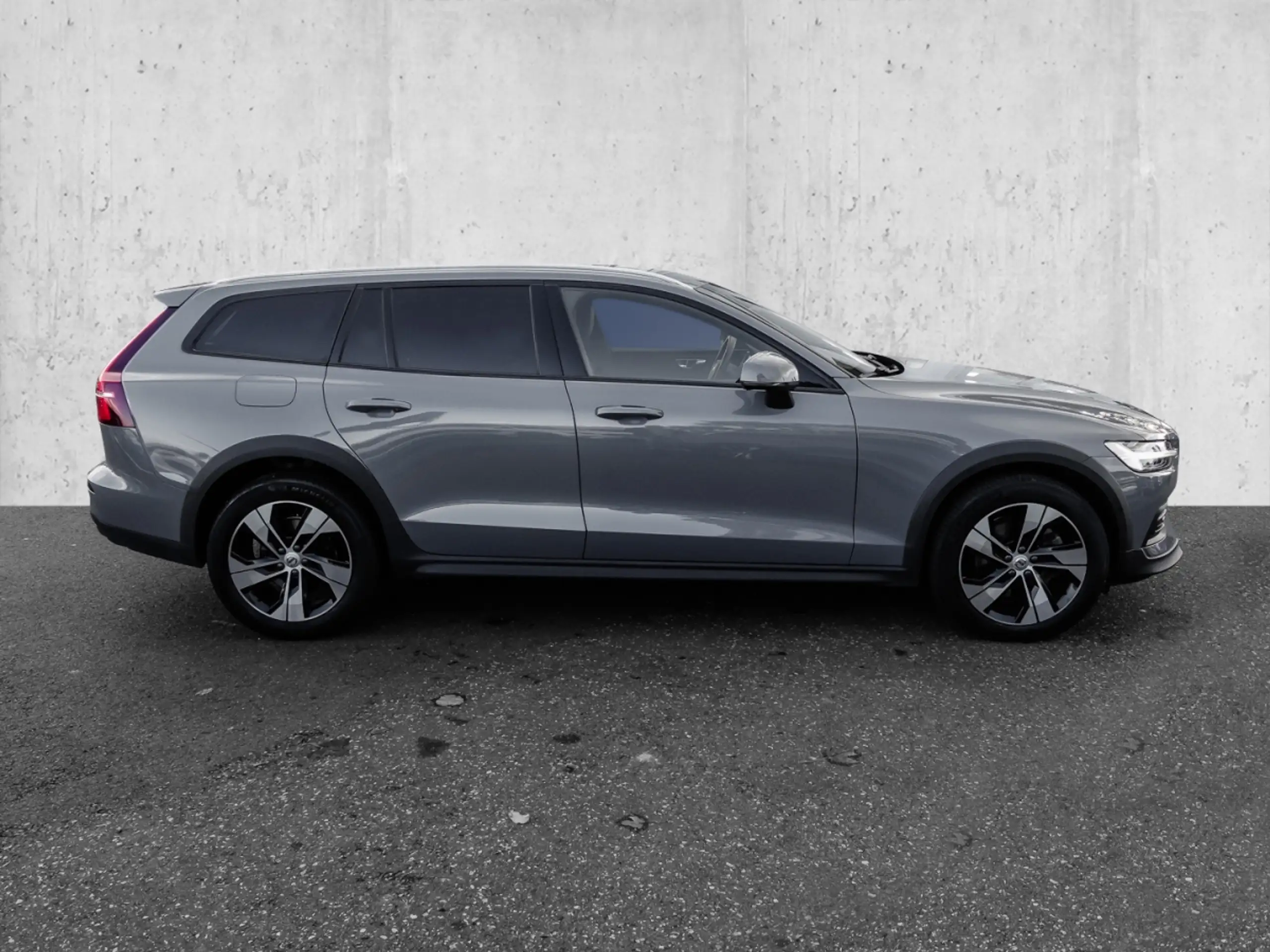 Volvo - V60 Cross Country