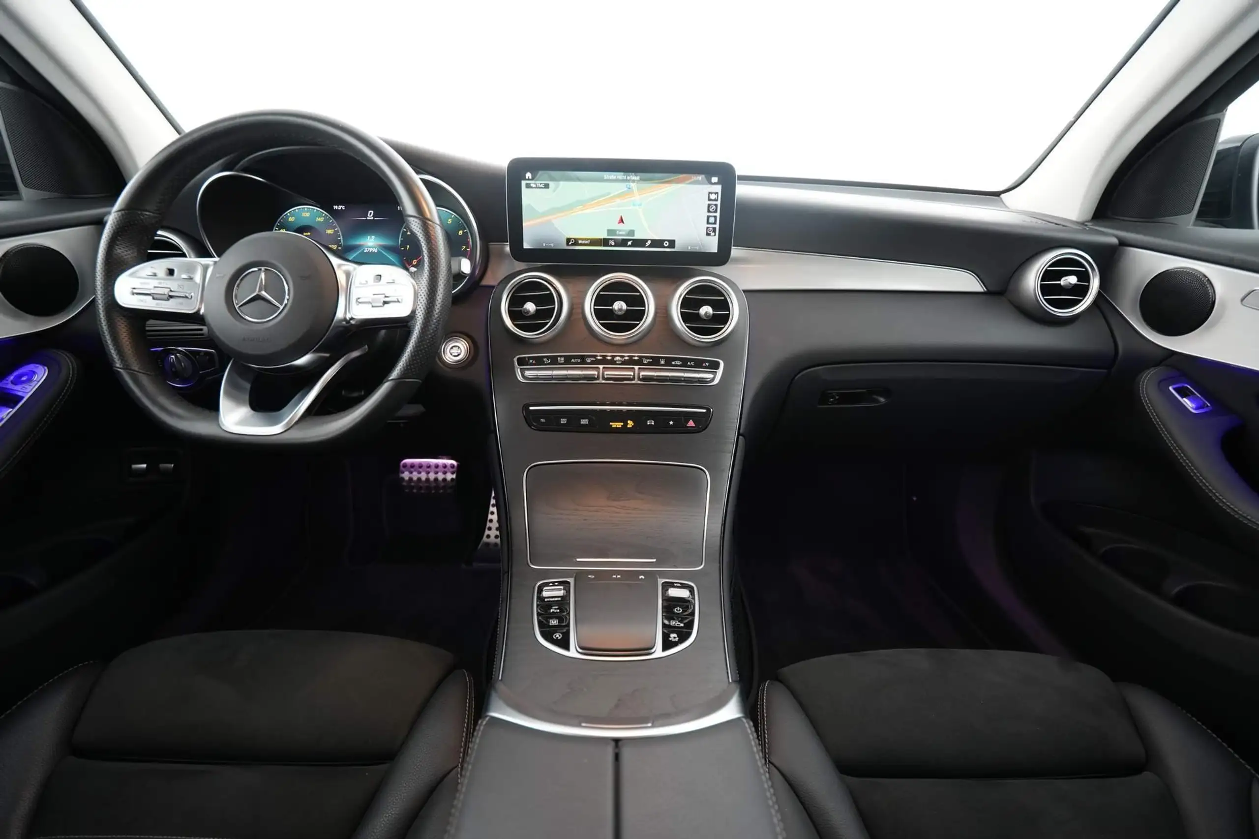 Mercedes-Benz - GLC 200