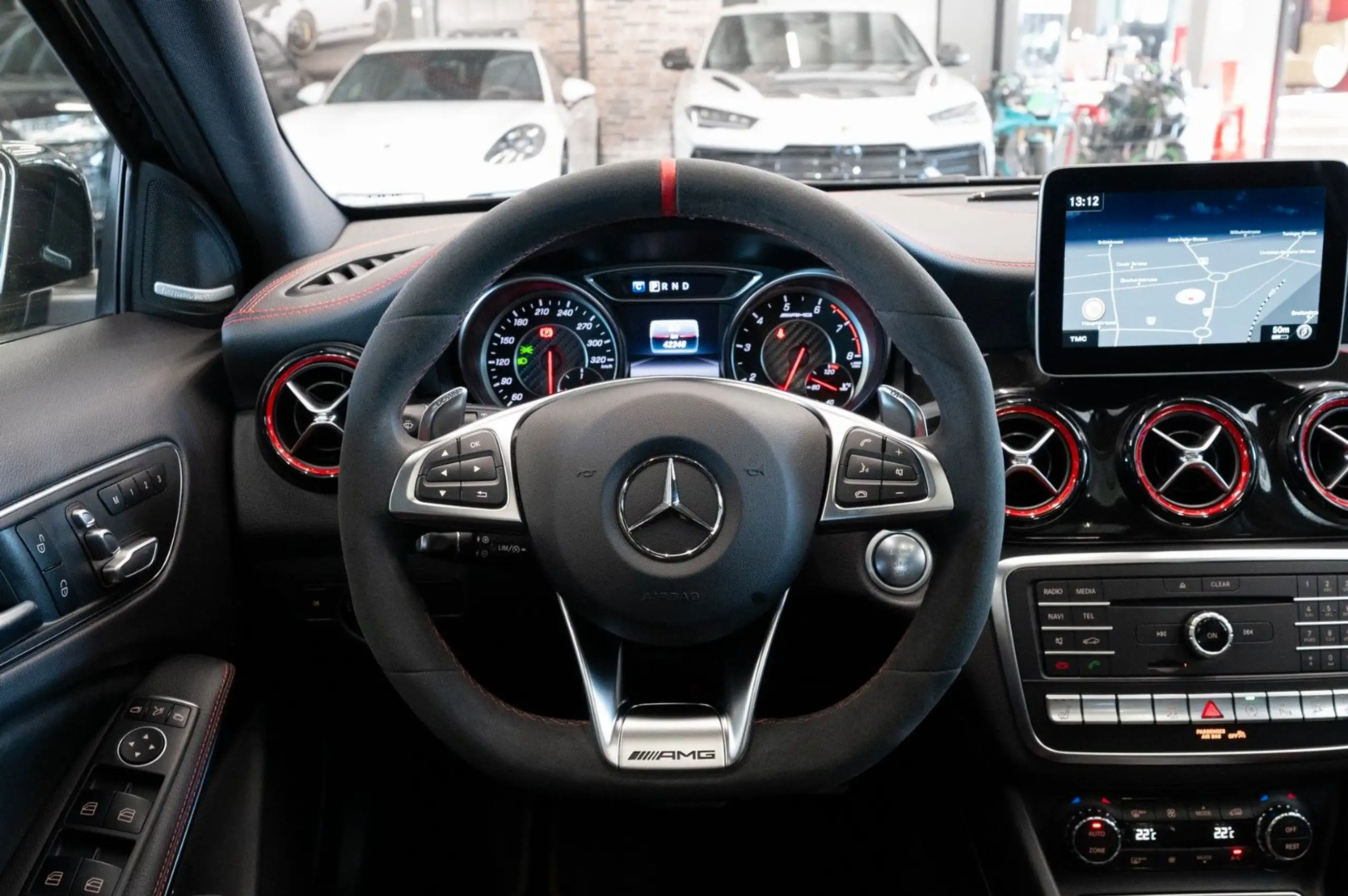 Mercedes-Benz - GLA 45 AMG