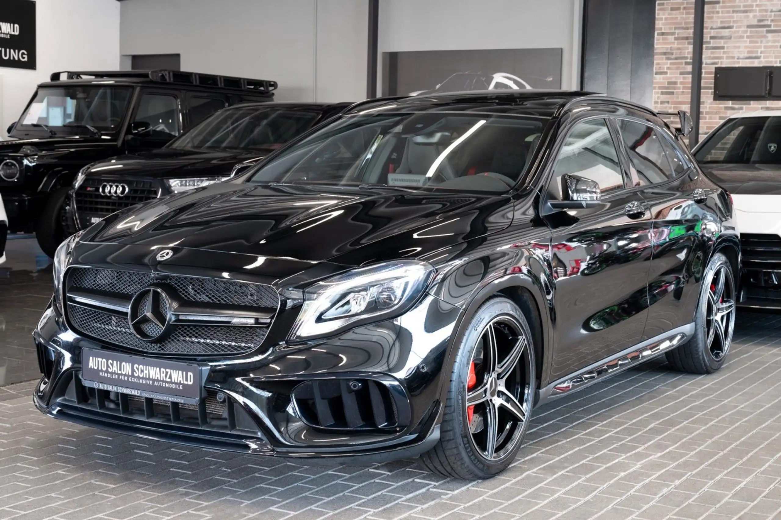 Mercedes-Benz - GLA 45 AMG