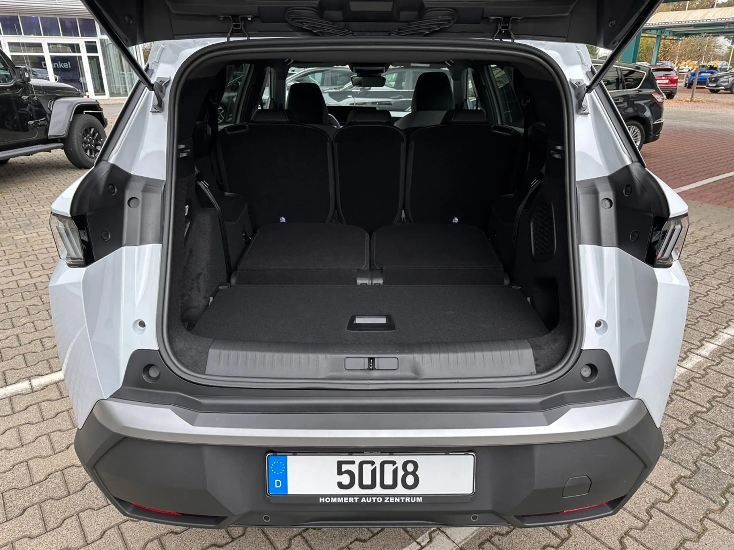 Peugeot - 5008