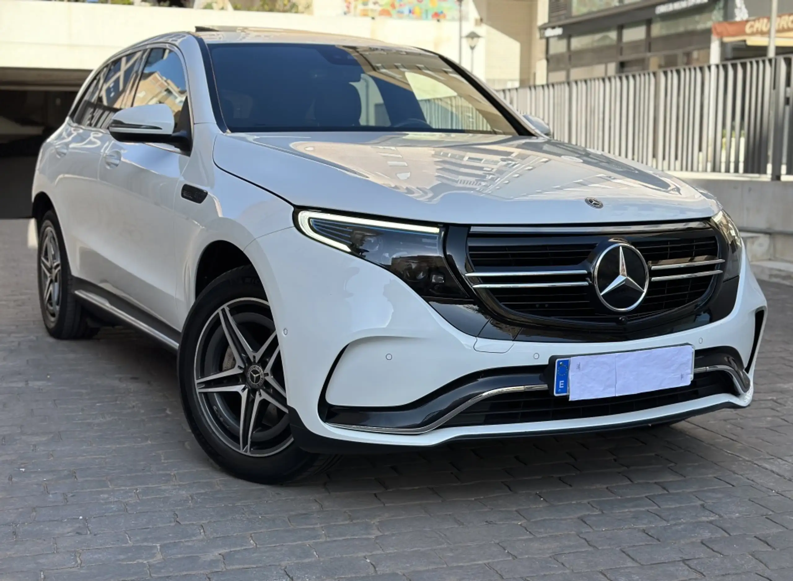 Mercedes-Benz - EQC 400