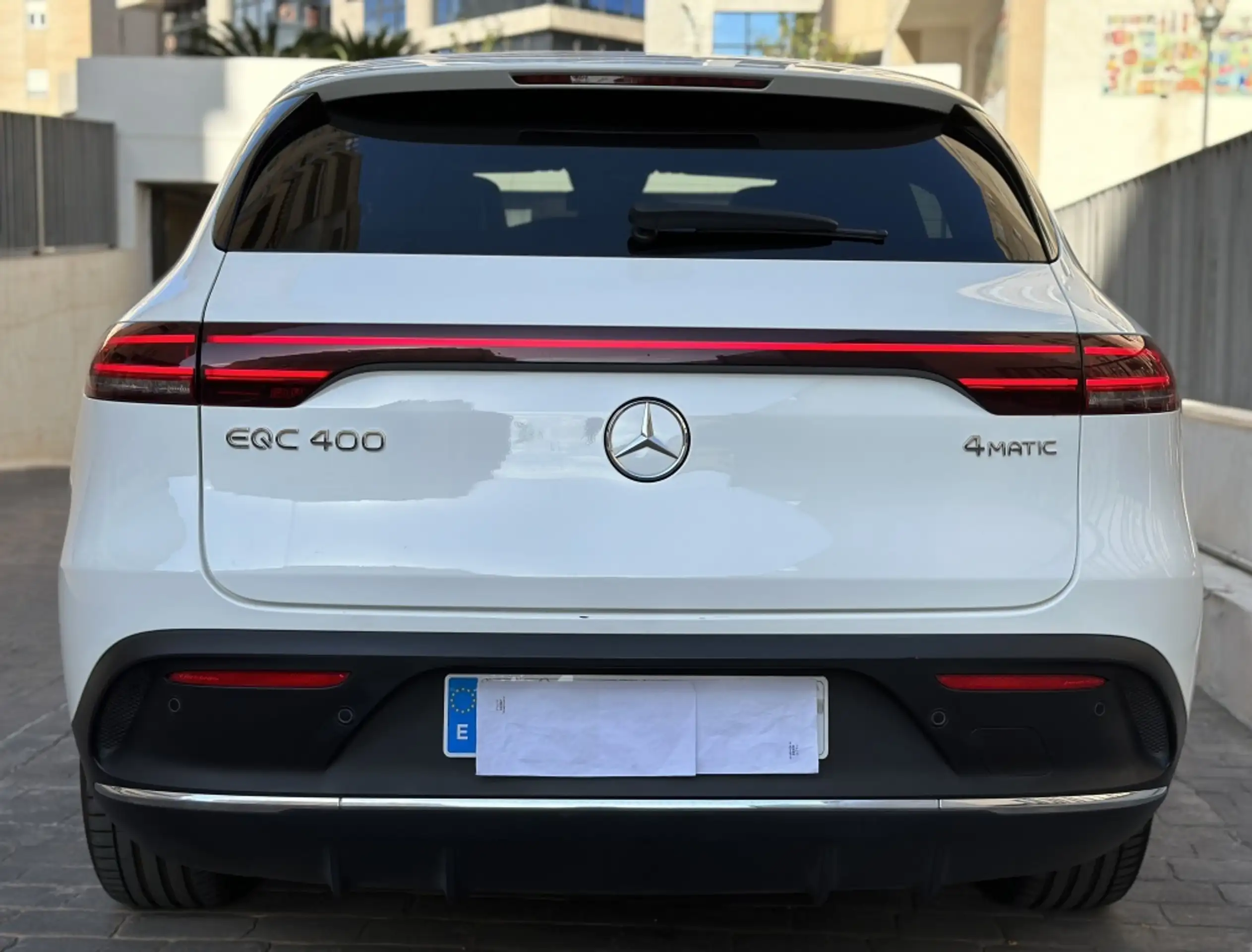 Mercedes-Benz - EQC 400