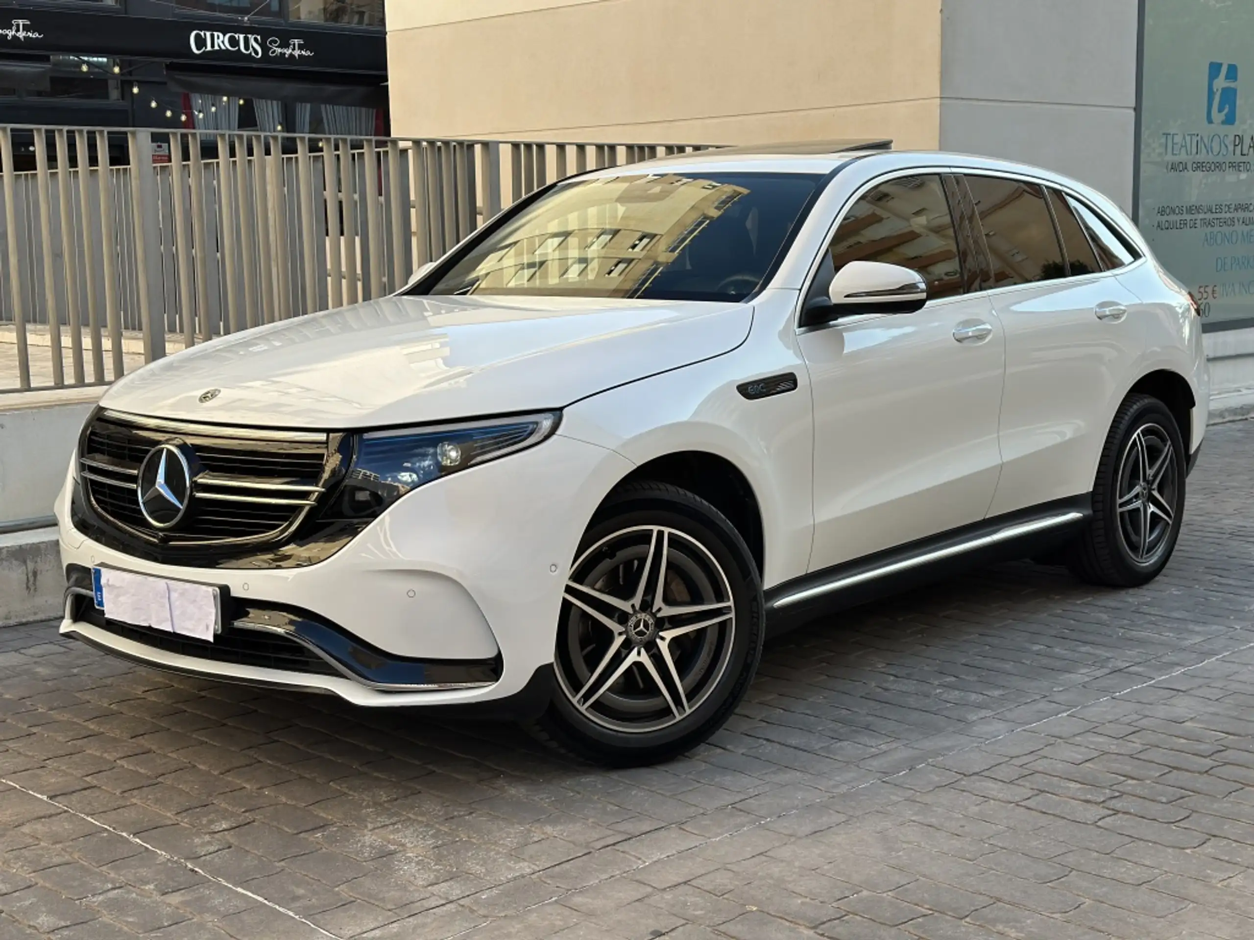 Mercedes-Benz - EQC 400