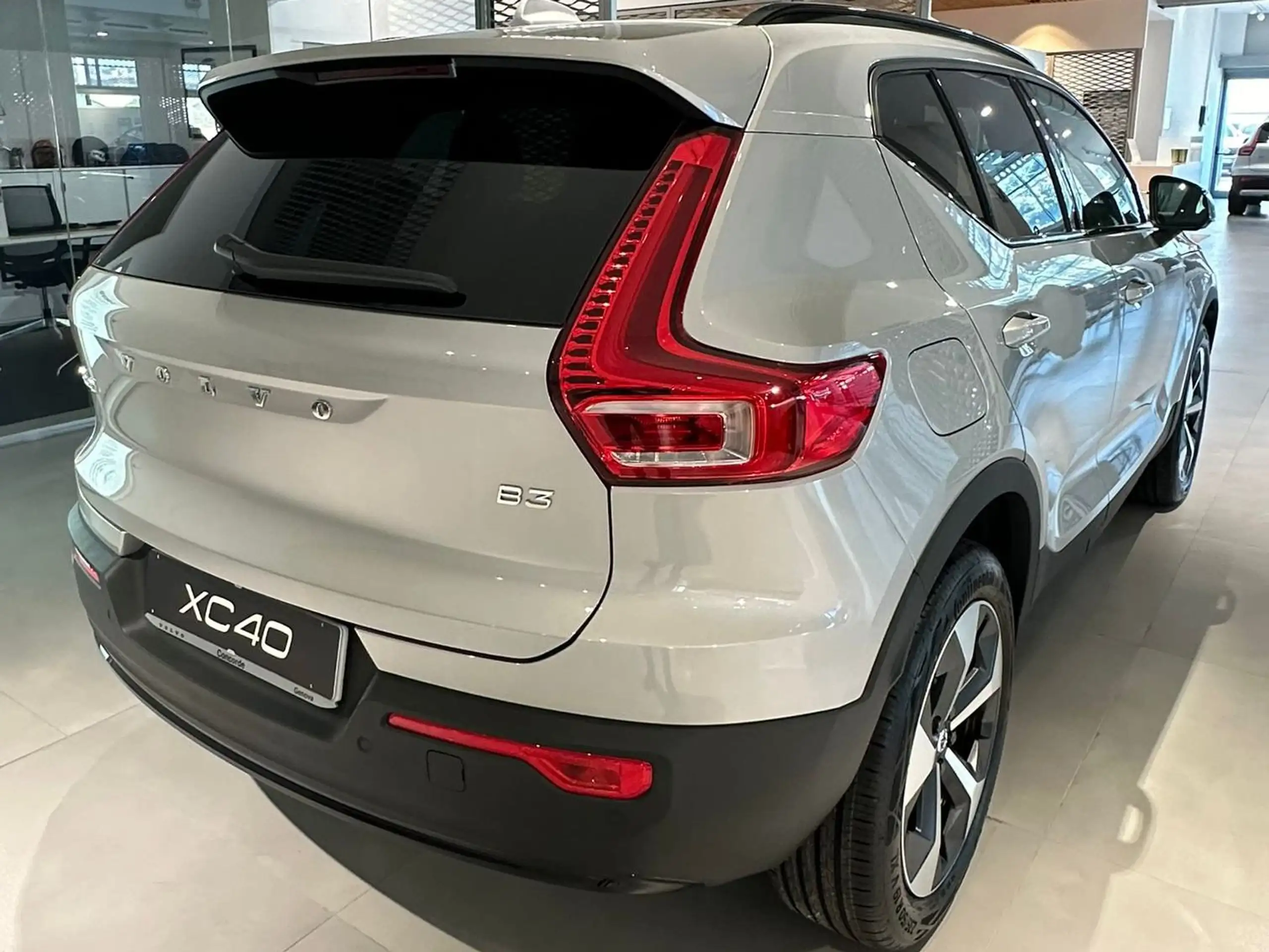 Volvo - XC40