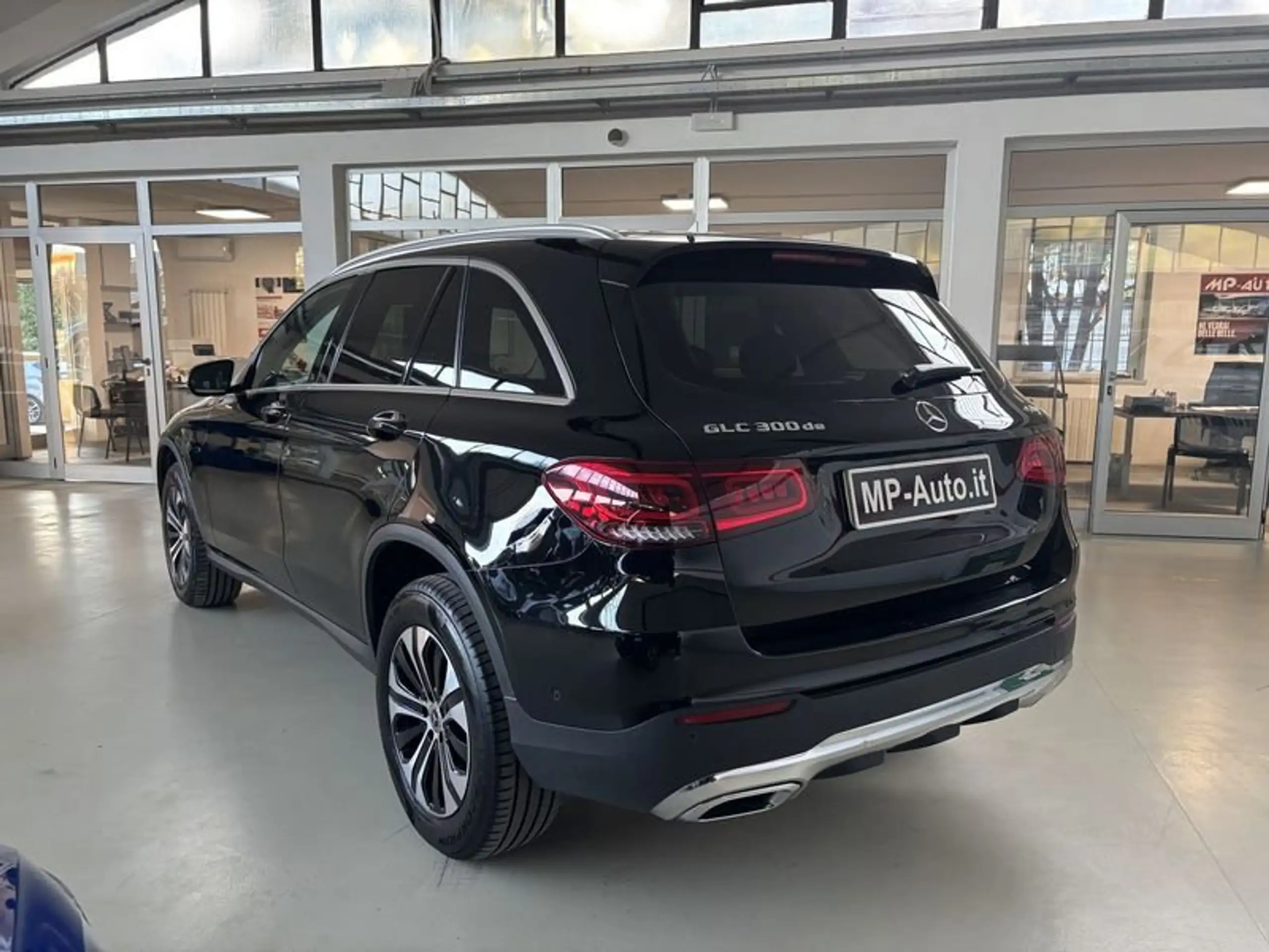 Mercedes-Benz - GLC 300