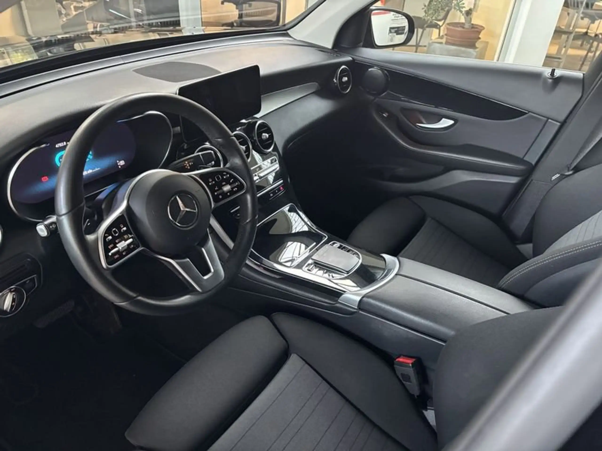 Mercedes-Benz - GLC 300