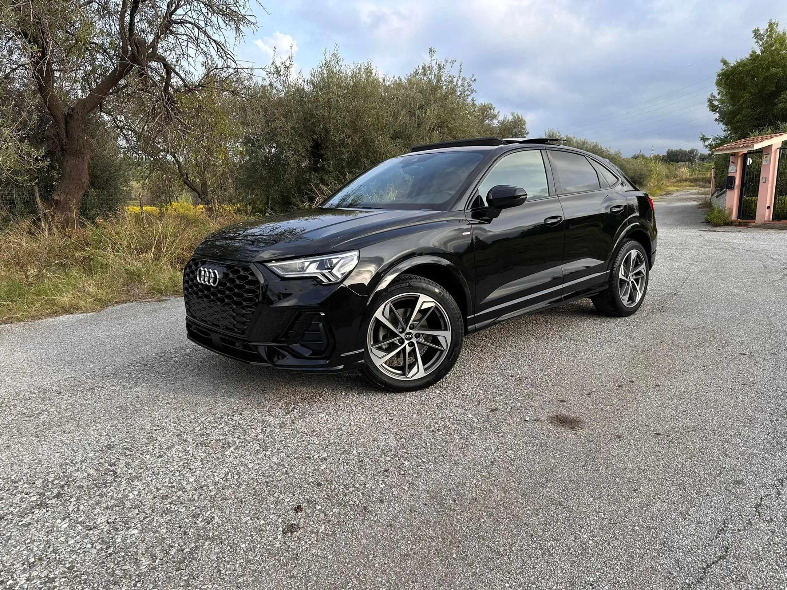 Audi - Q3