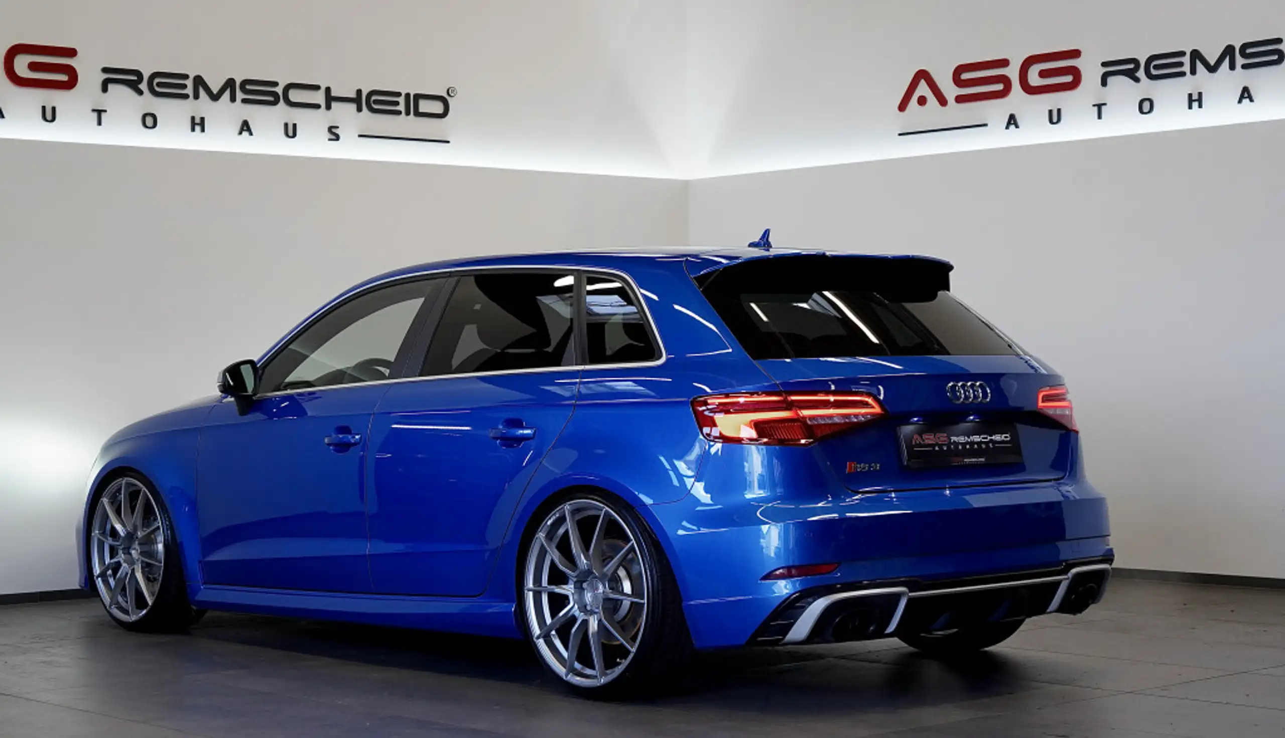 Audi - RS3