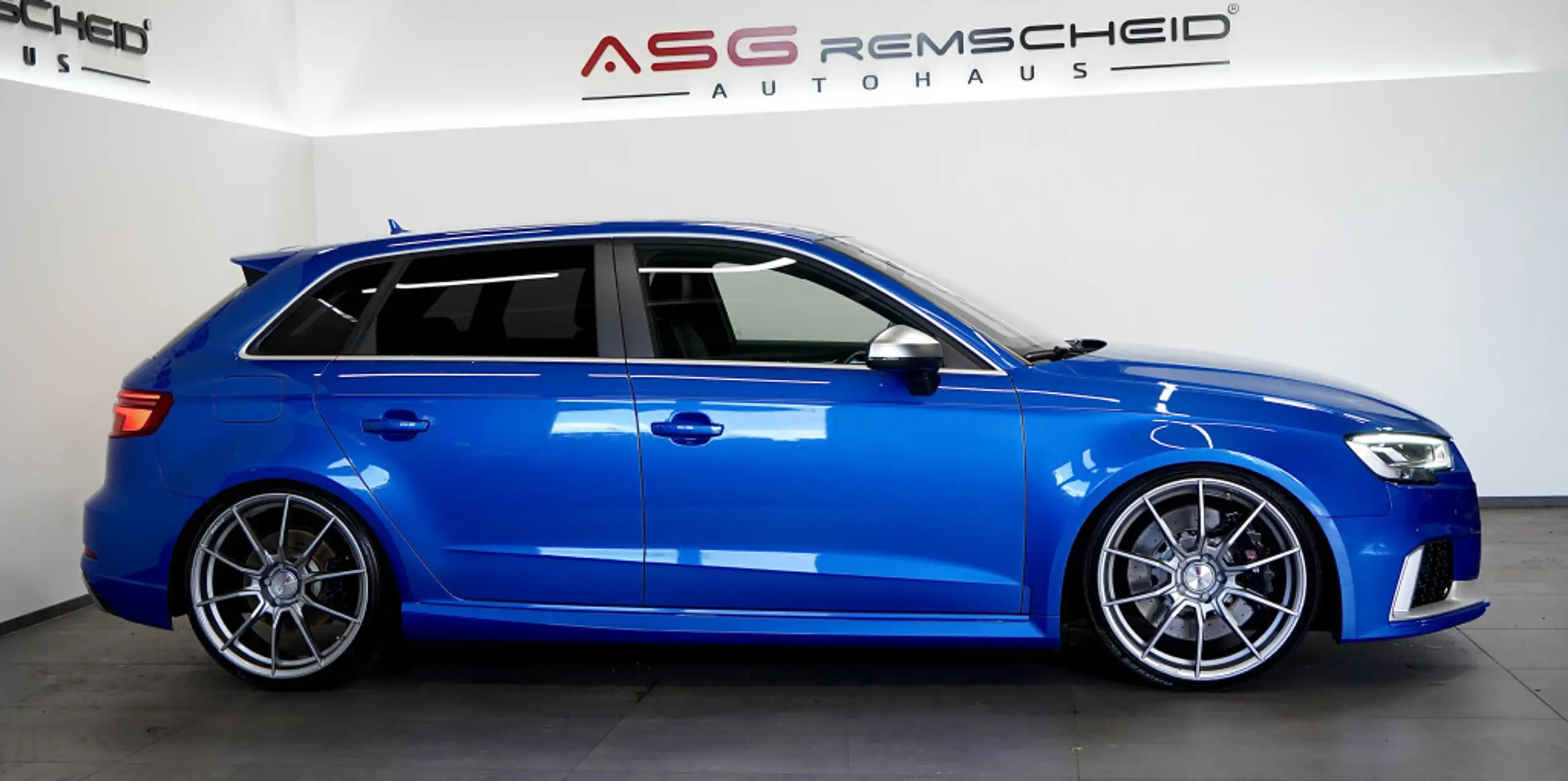 Audi - RS3