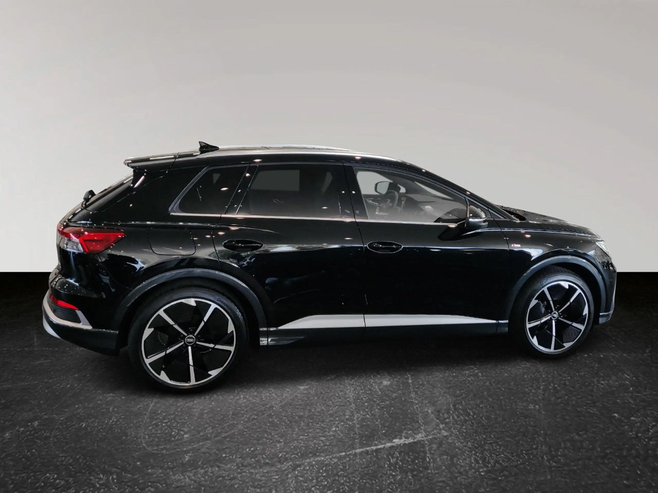 Audi - Q4 e-tron