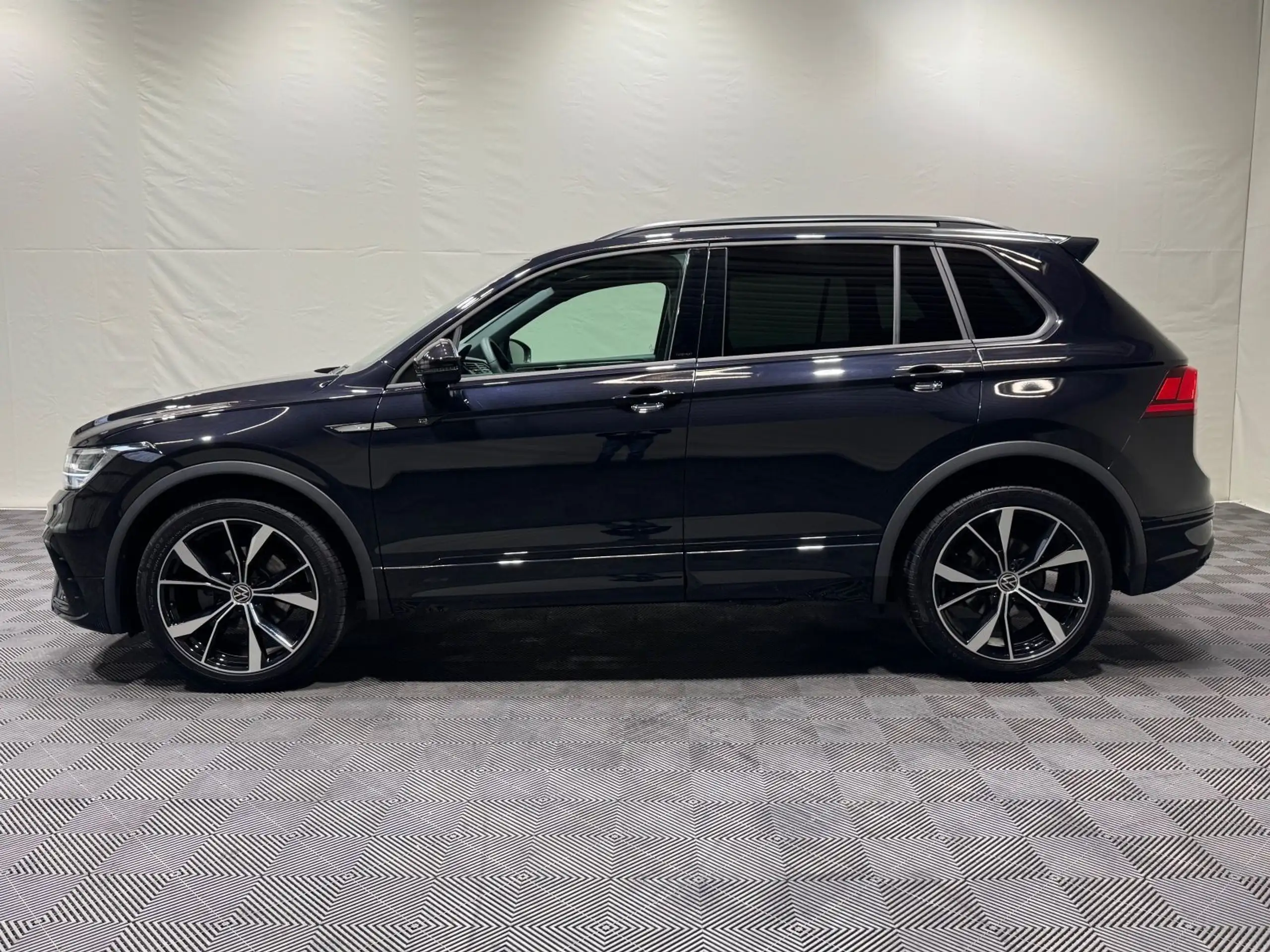 Volkswagen - Tiguan