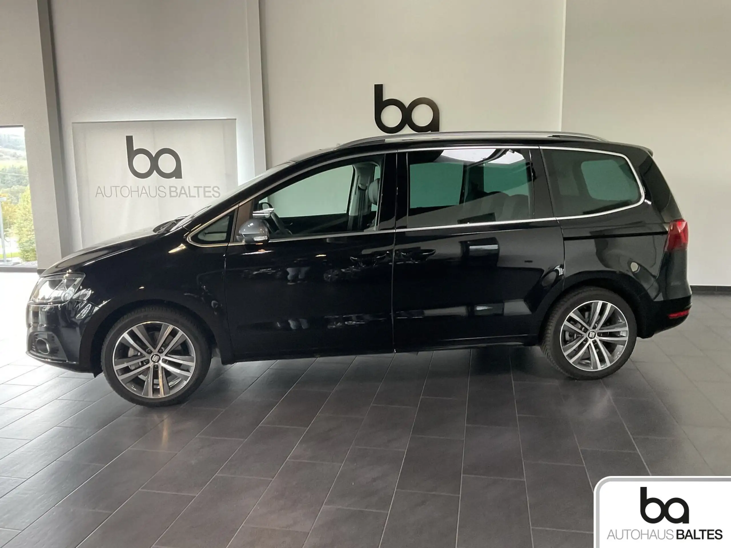 SEAT - Alhambra