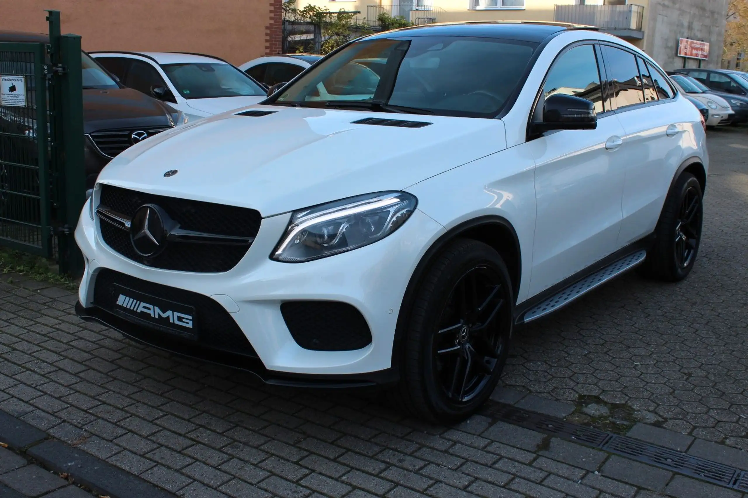 Mercedes-Benz - GLE 350