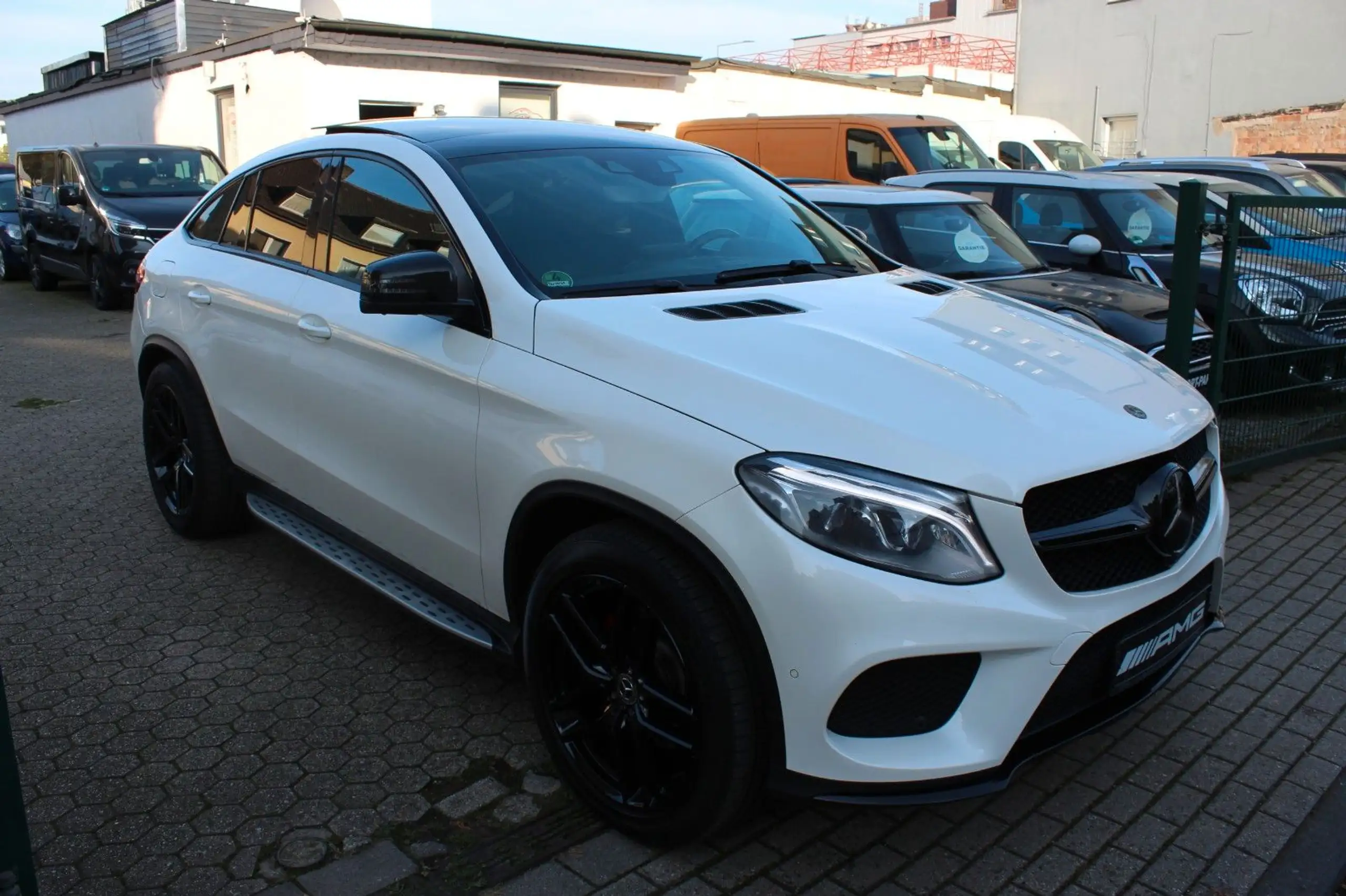 Mercedes-Benz - GLE 350