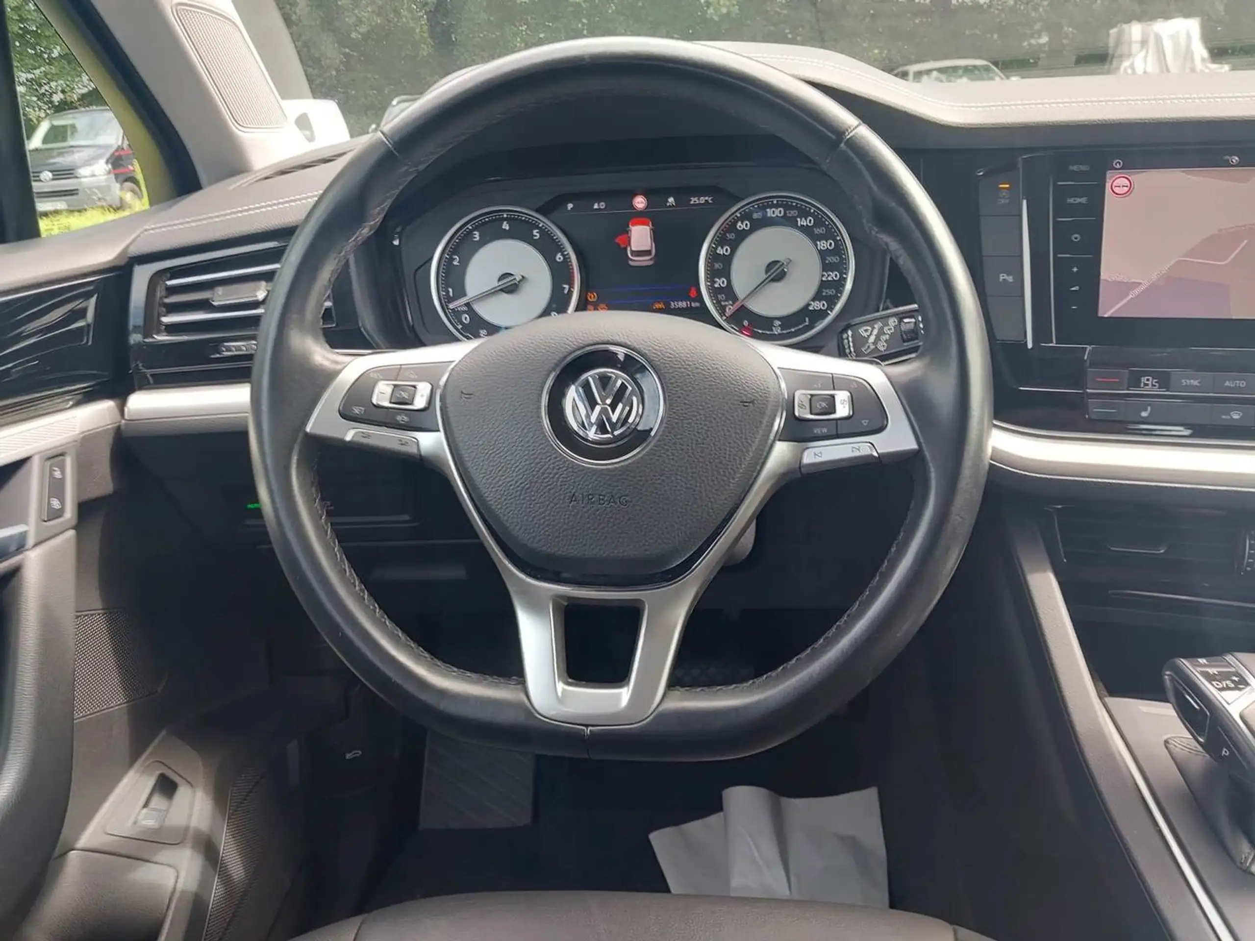 Volkswagen - Touareg