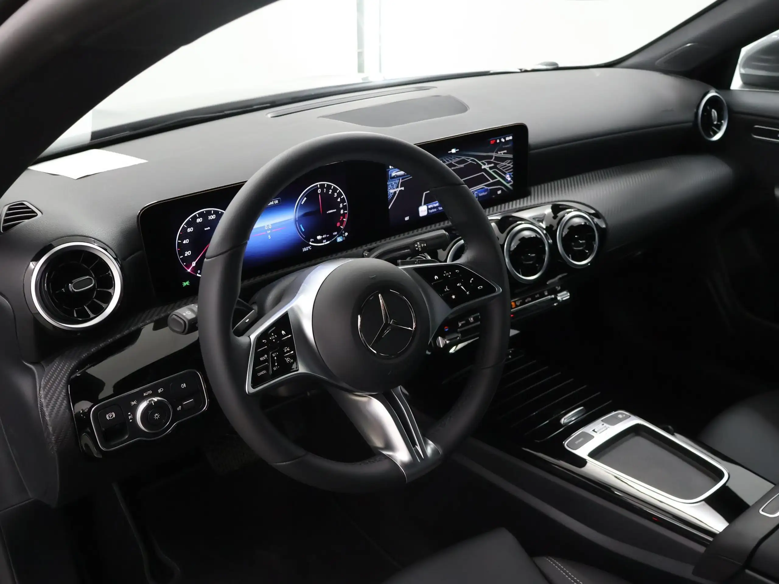 Mercedes-Benz - CLA 250