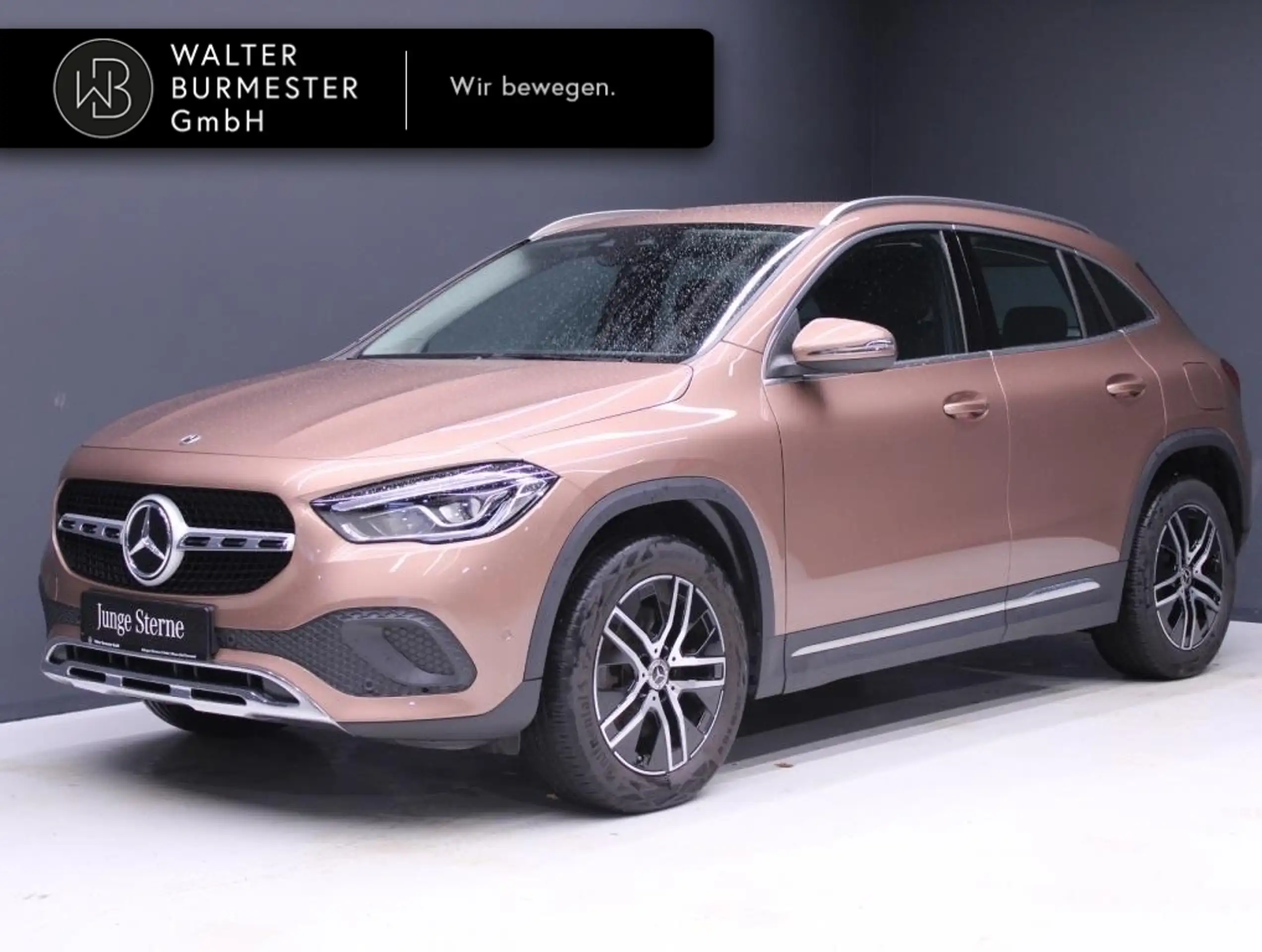 Mercedes-Benz - GLA 220