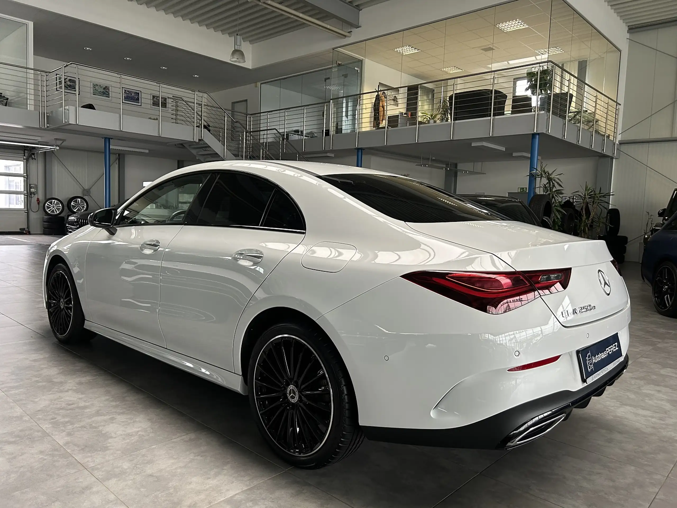 Mercedes-Benz - CLA 250