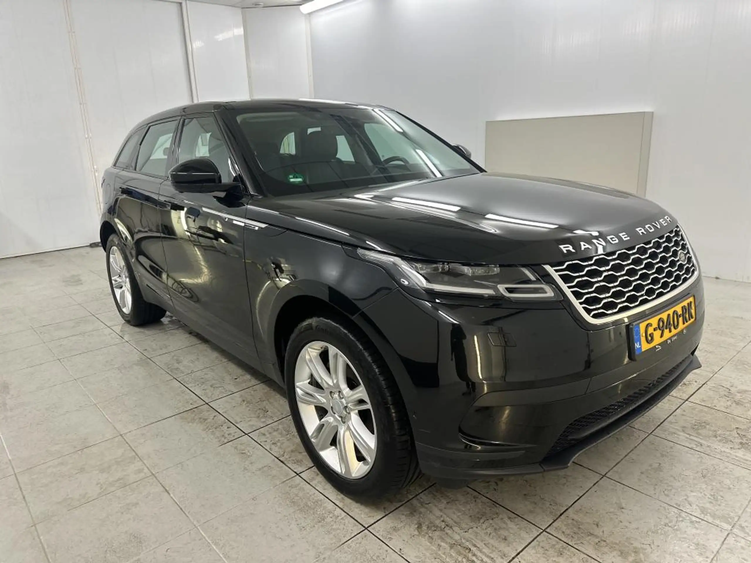 Land Rover - Range Rover Velar