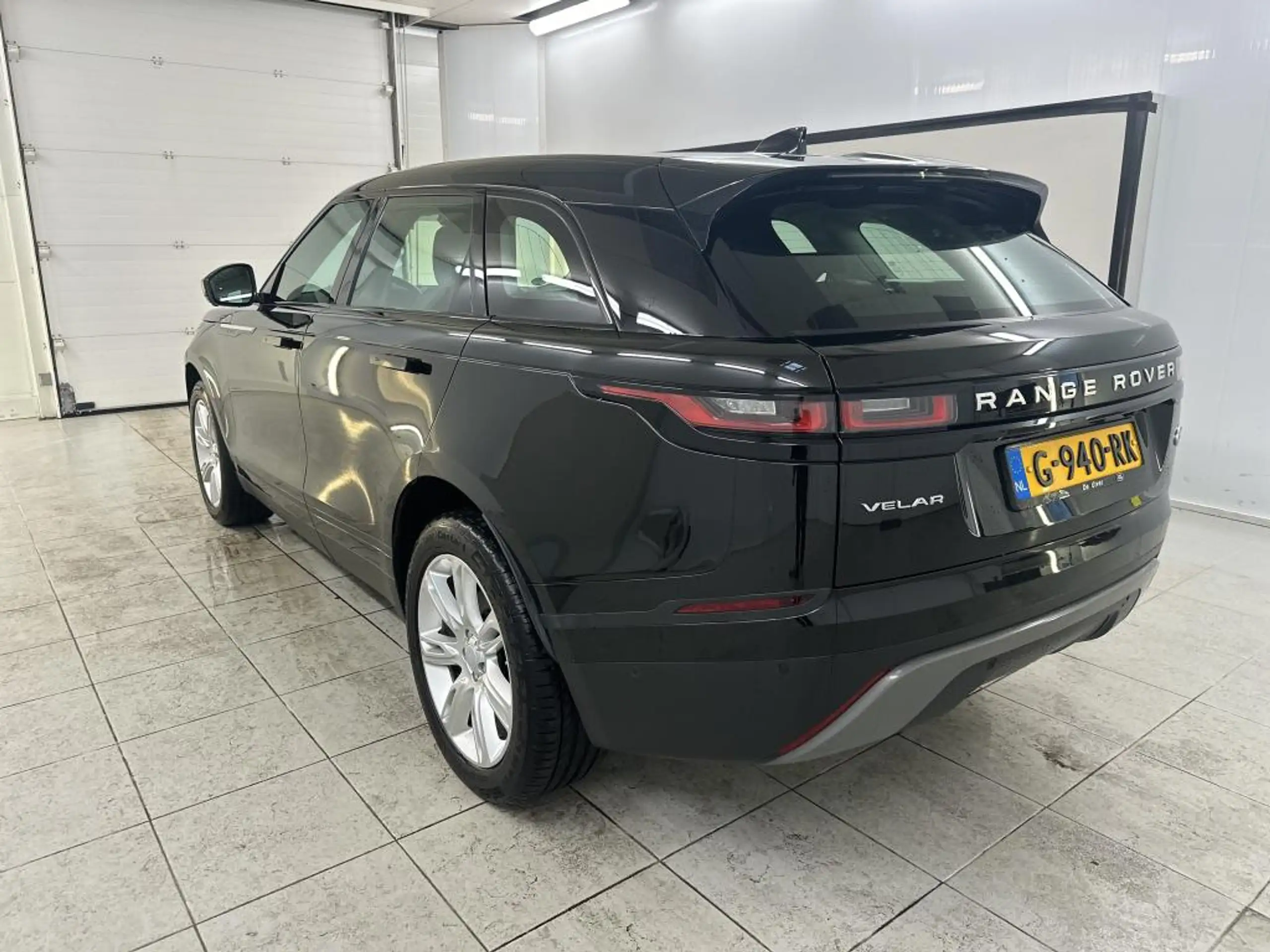 Land Rover - Range Rover Velar