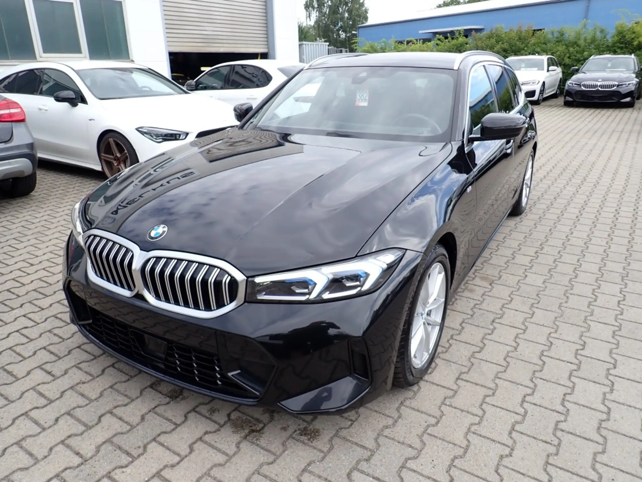 BMW - 330