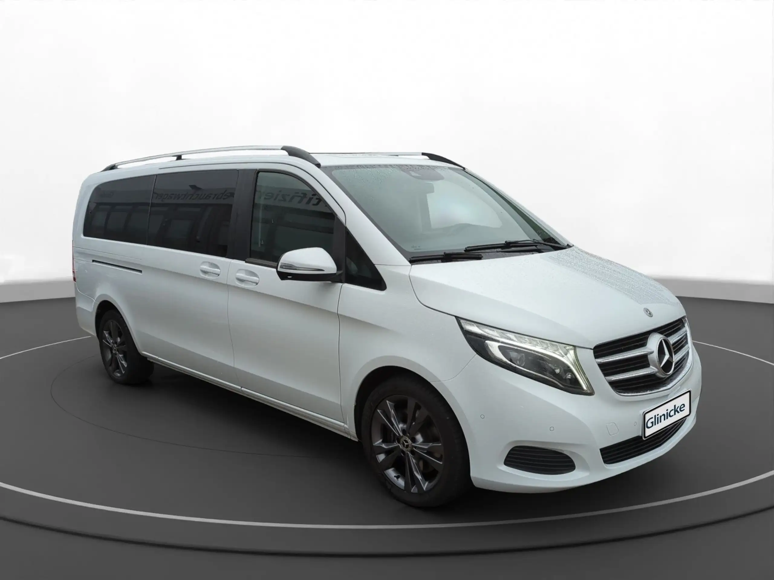 Mercedes-Benz - V 250