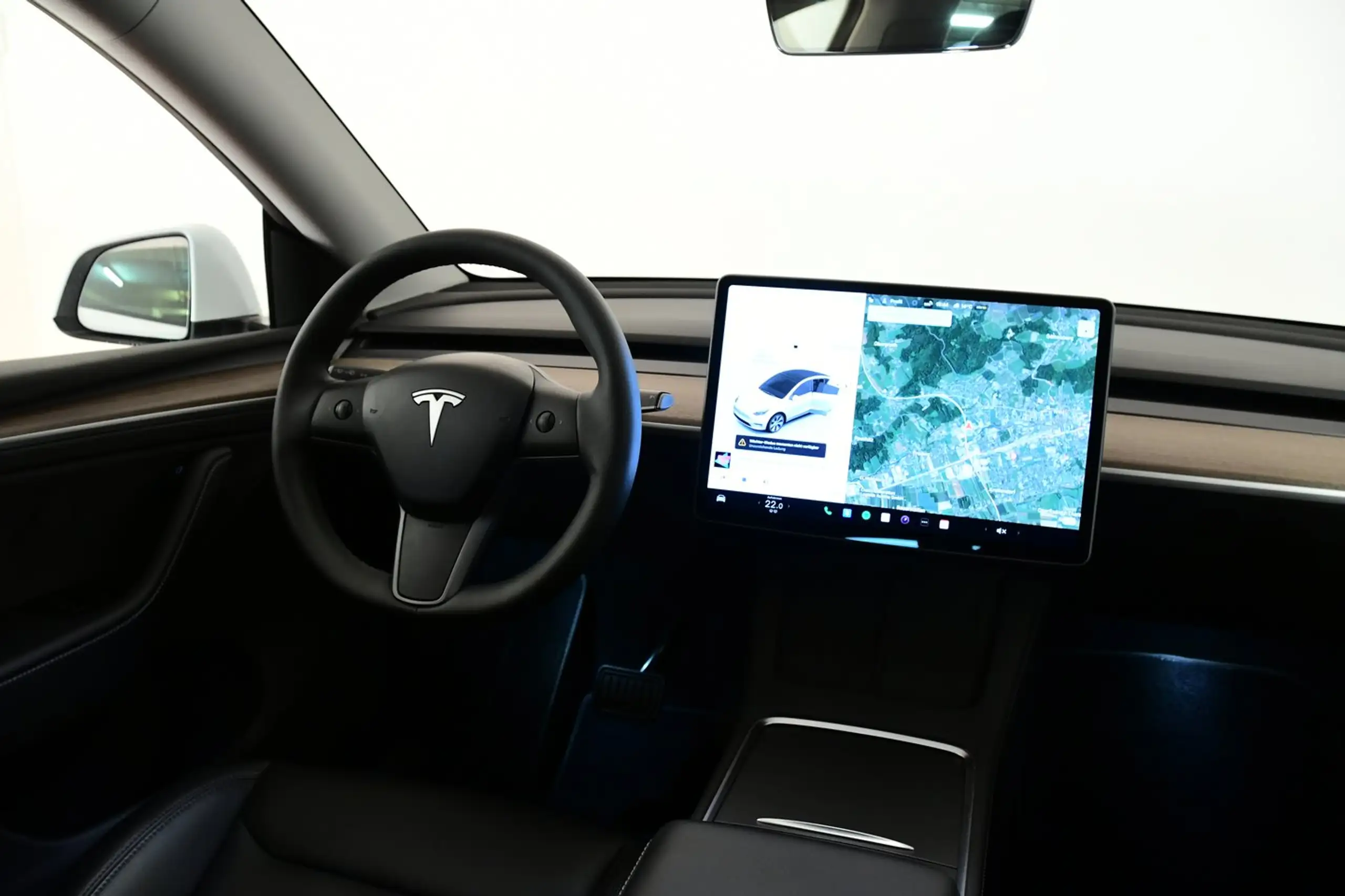 Tesla - Model Y